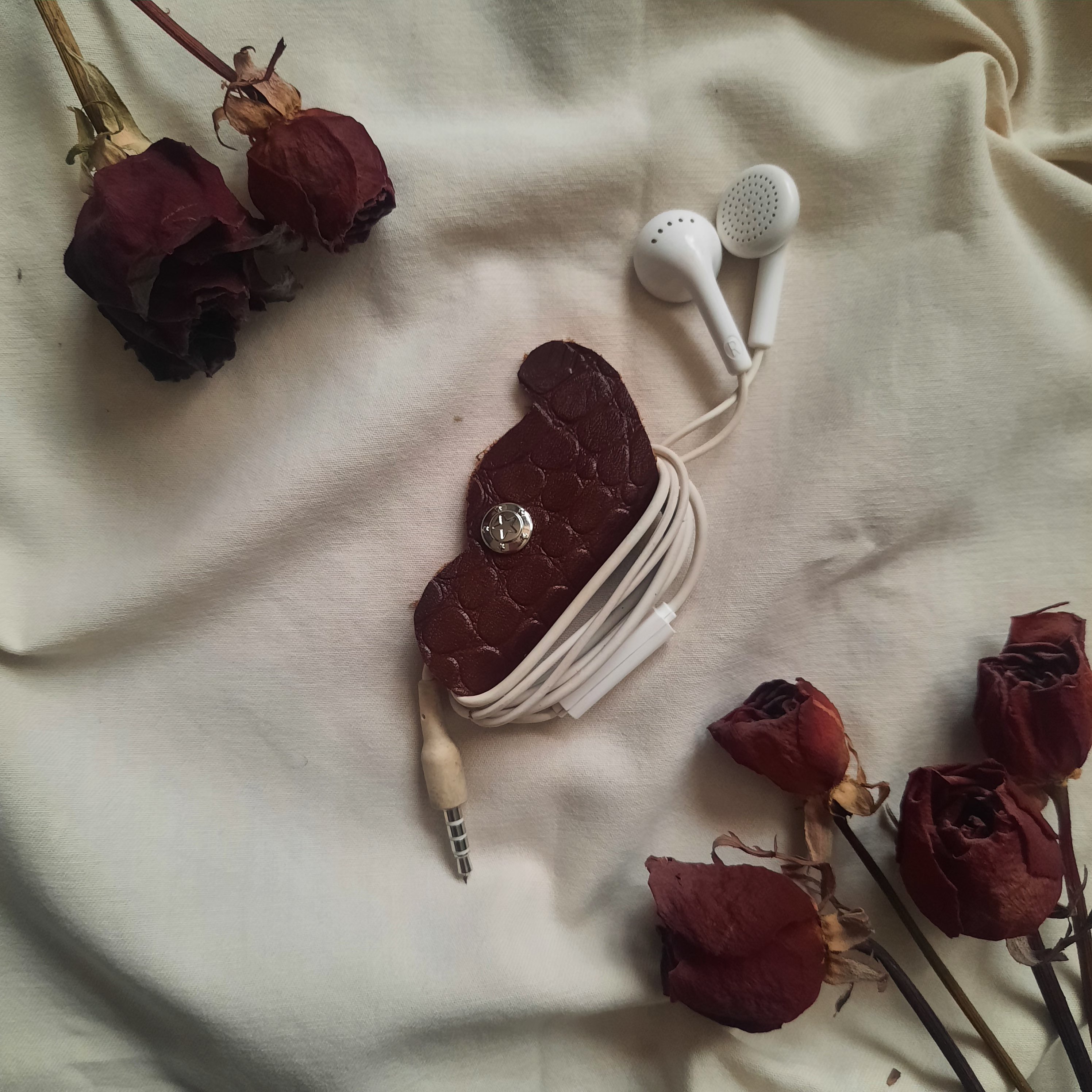 نظم دهنده چرمی مدل پروانه