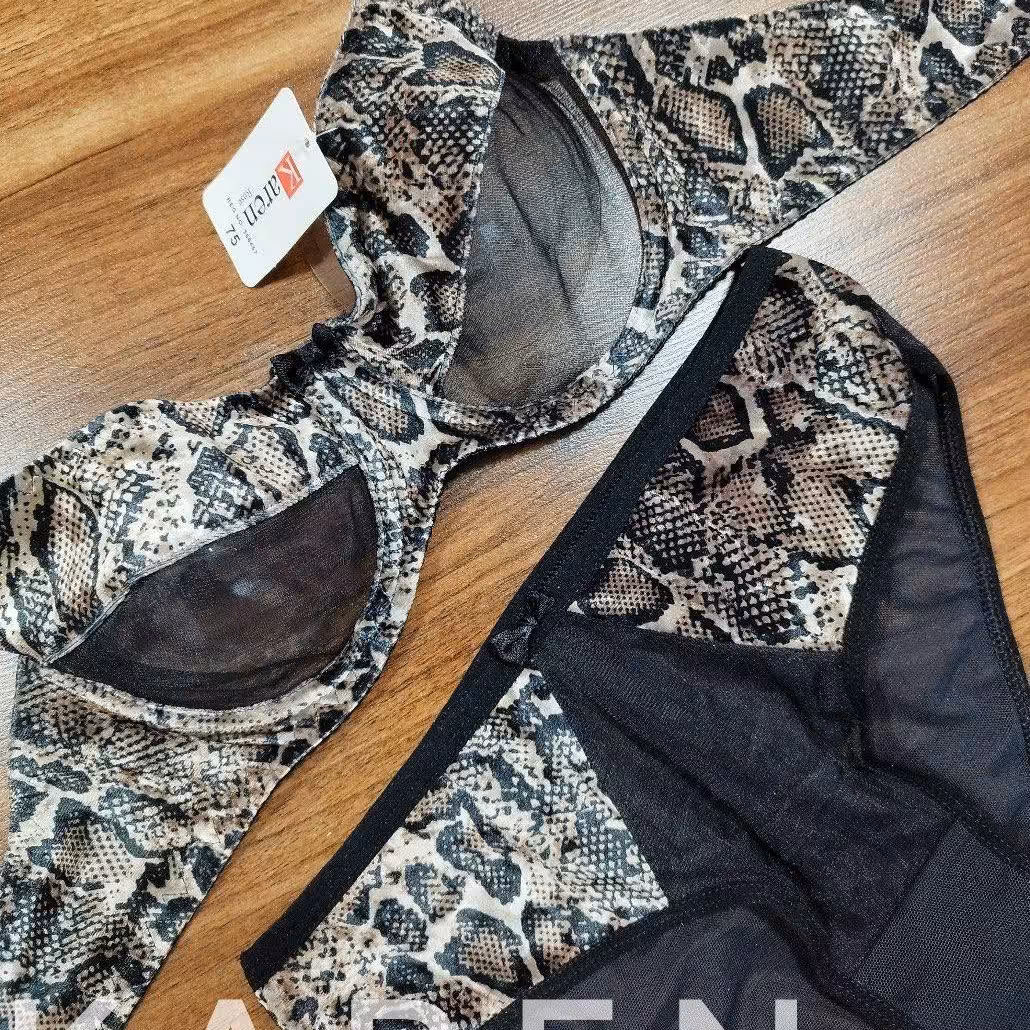 ست فنردار مخمل شیشه ای 

🌈رنگ: مطابق عکس 

📏سایز: 75 80 85 90

💰 با احترام  180.000 تومان 