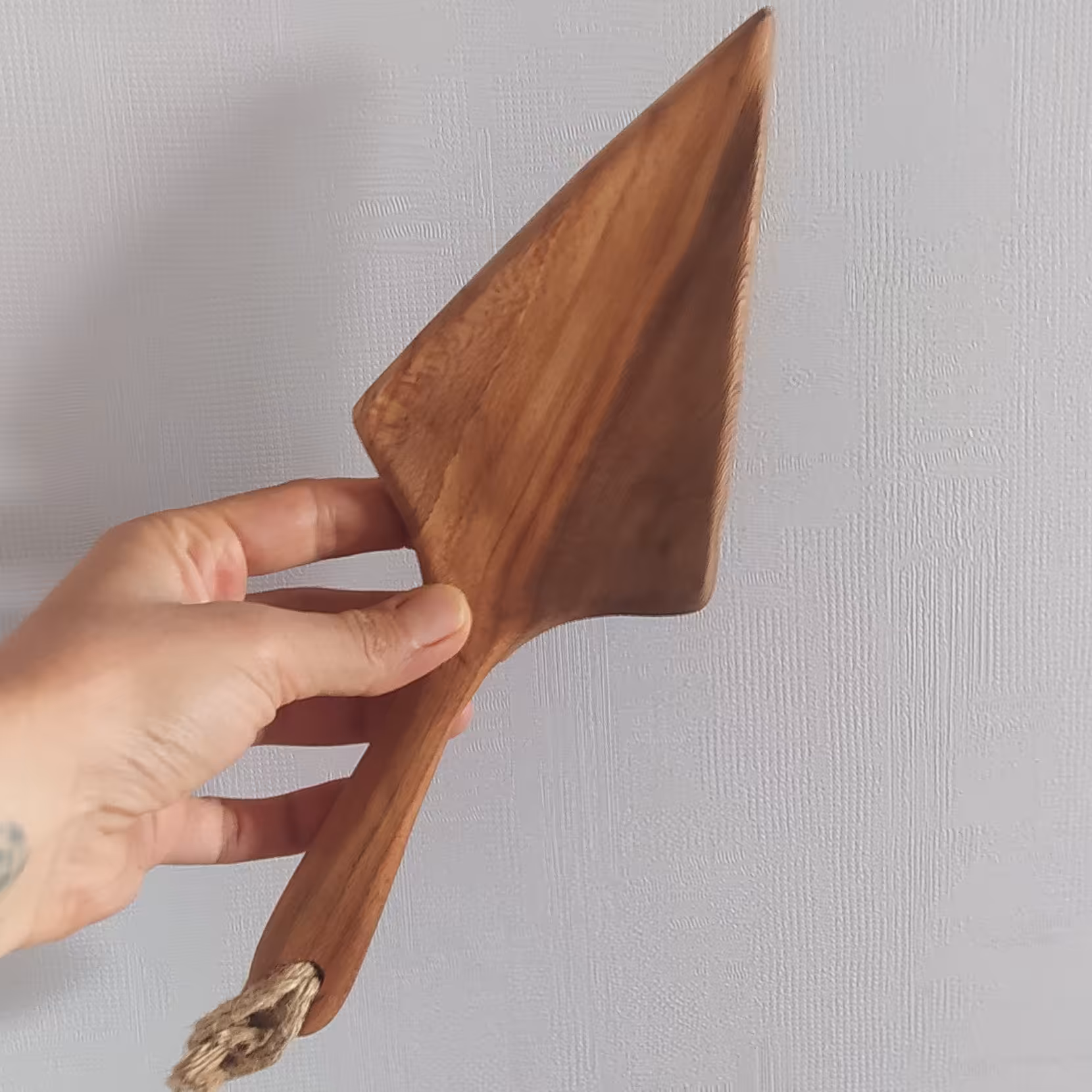 کفگیر چوبی مثلثی