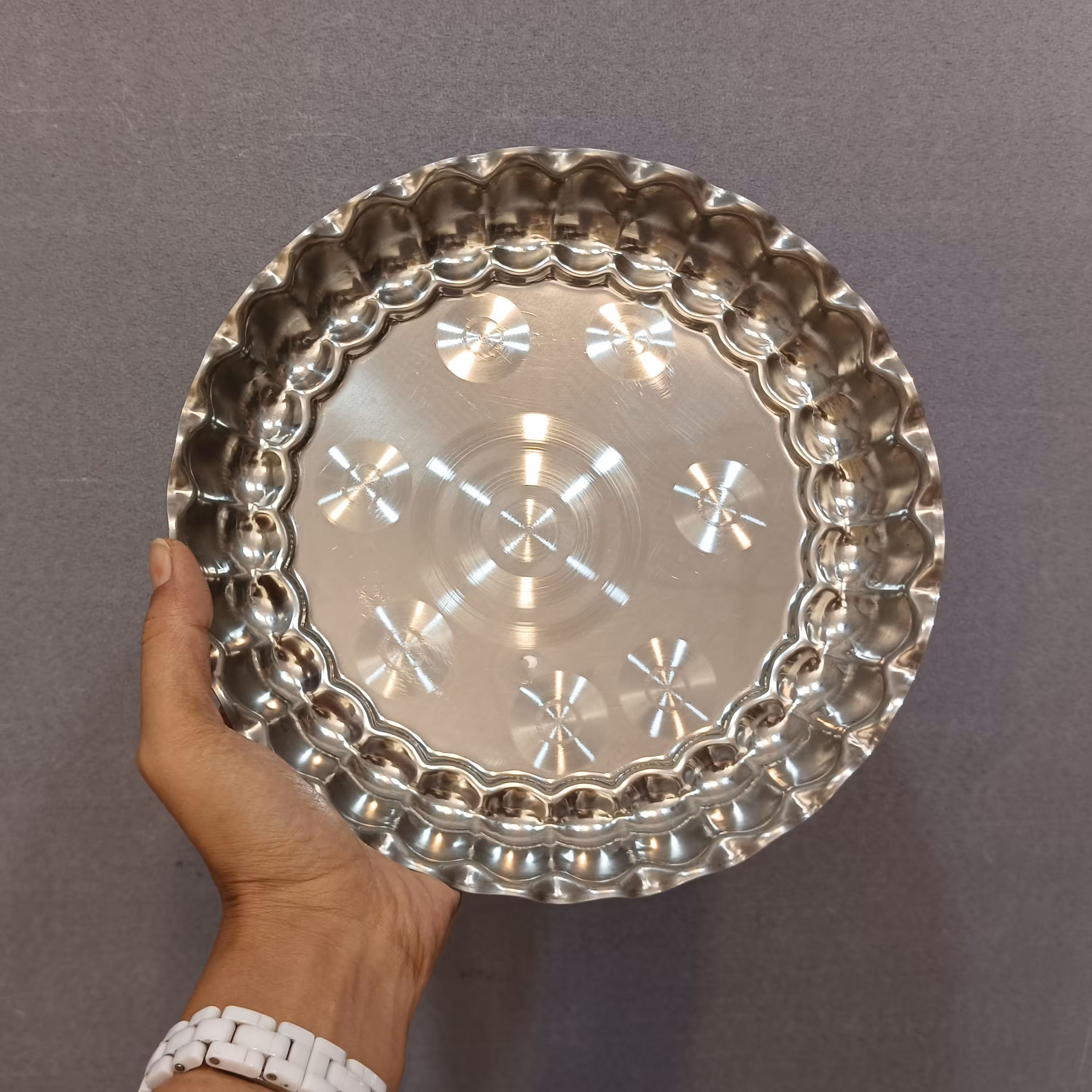 سینی استیل سایز 35 آبکاری ورق ضخیم ولی سبک و مقاوم باکیفیت مخصوص پذیرایی 