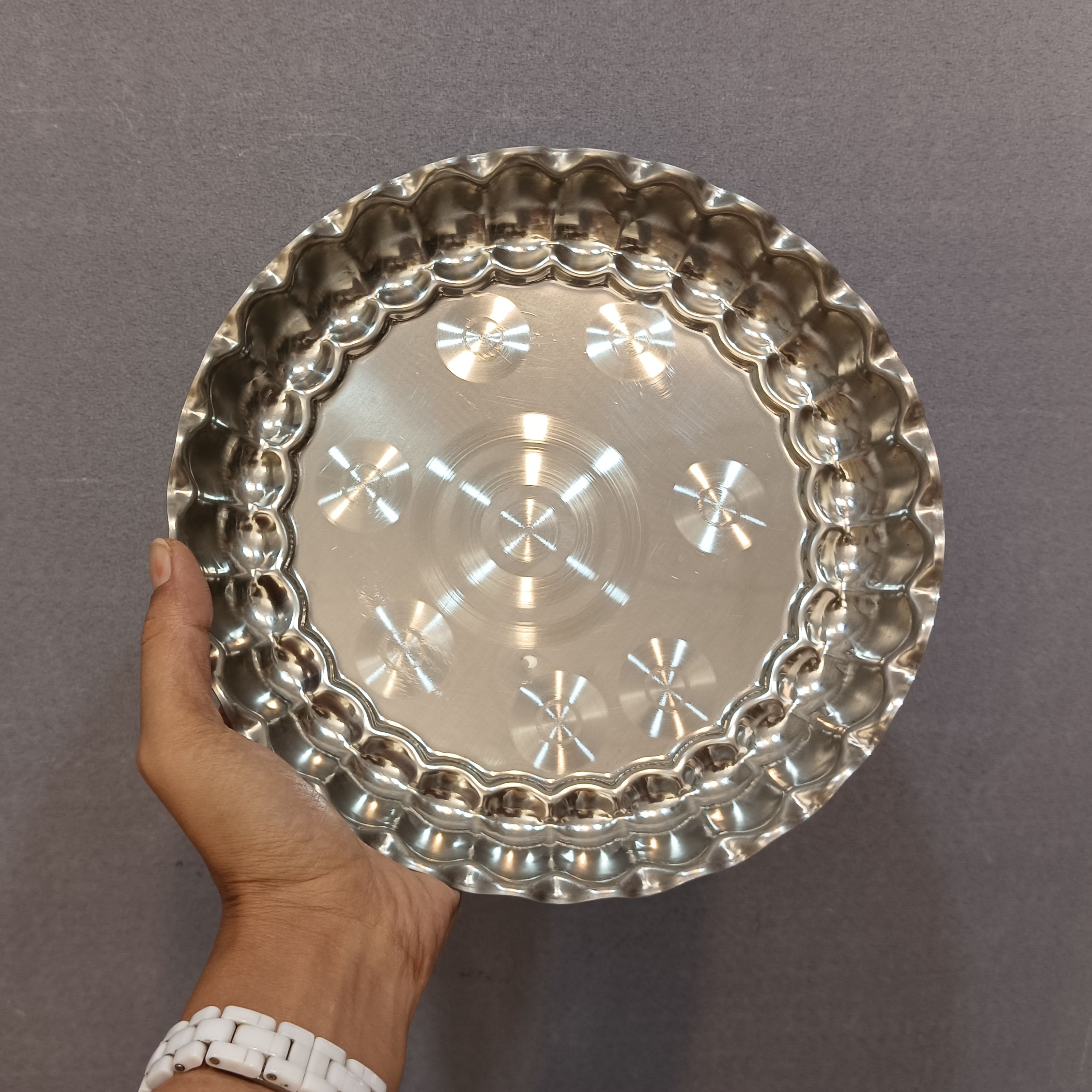 سینی استیل سایز 35 آبکاری ورق ضخیم ولی سبک و مقاوم باکیفیت مخصوص پذیرایی