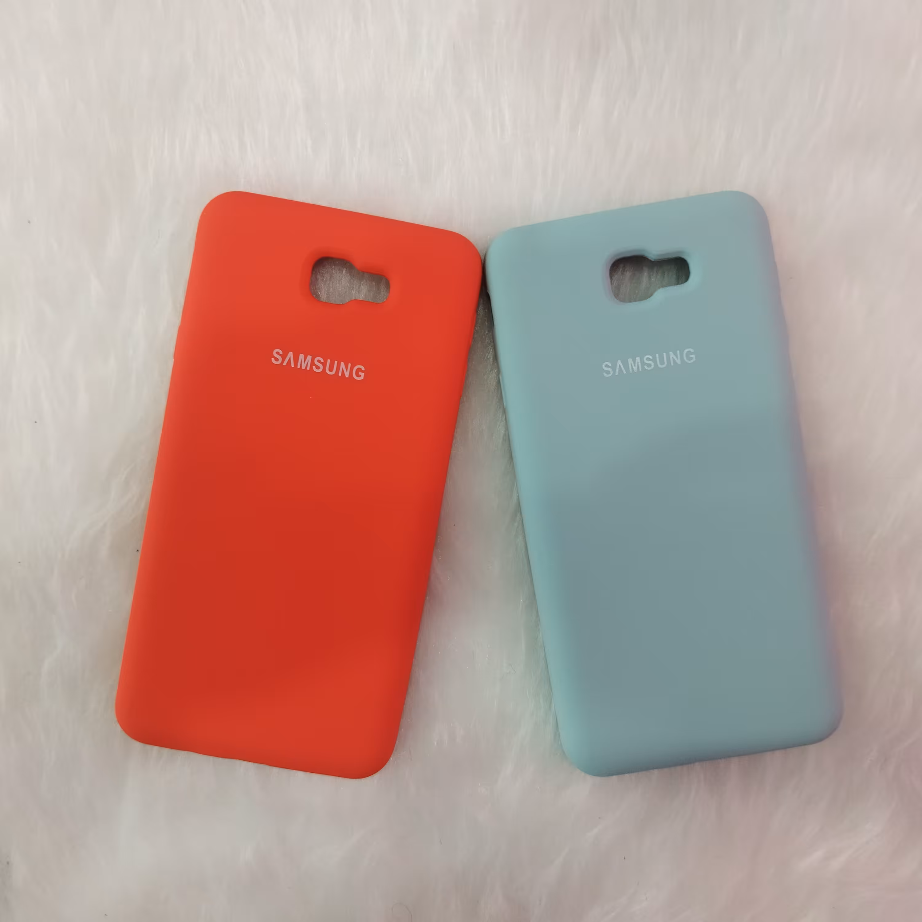 گارد سیلیکونی پاکنی اورجینال گوشی سامسونگ J7 prime  در  دو رنگ مختلف