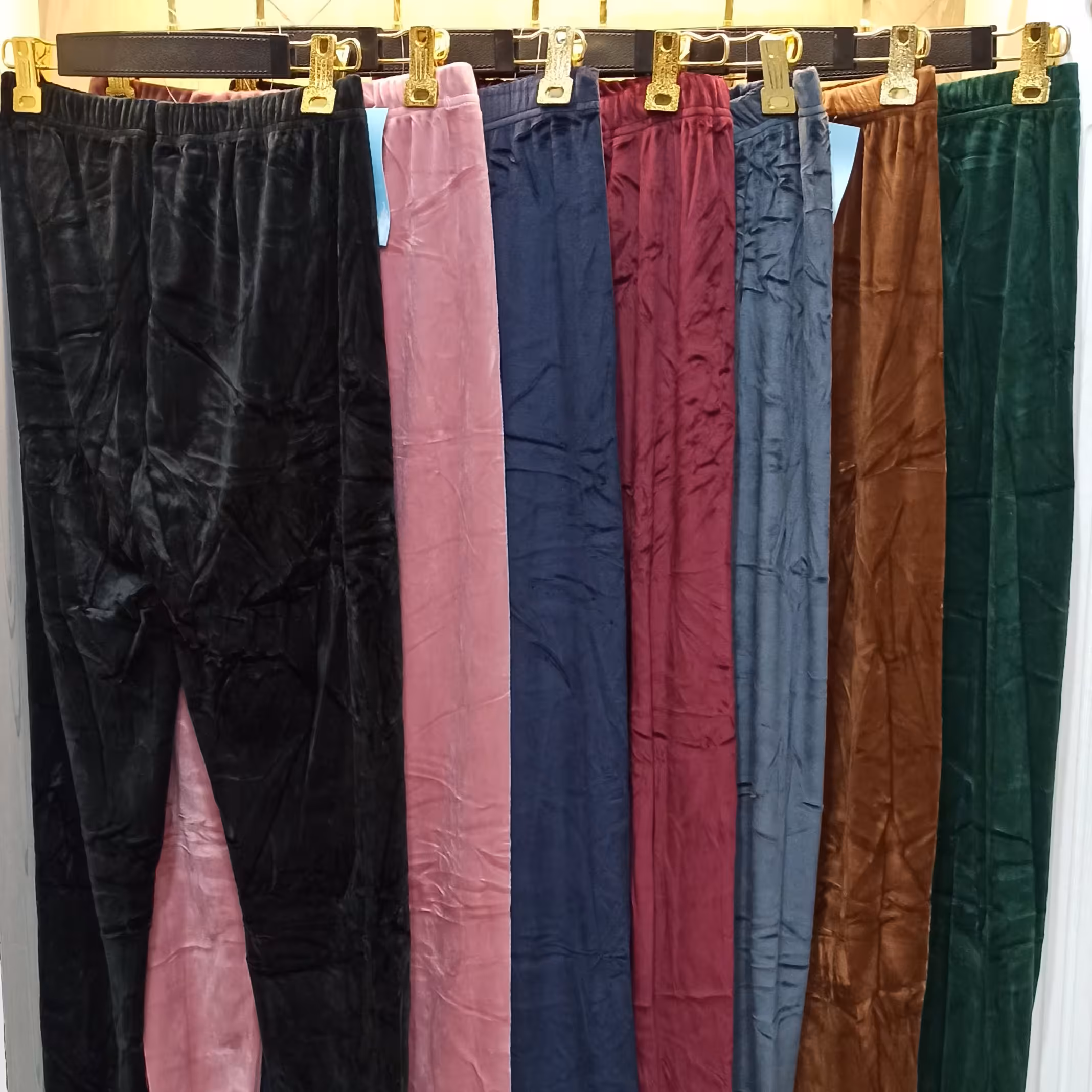 شلوار مخمل ساده ،در رنگ‌بندی متنوع،بسیار سبک و راحت