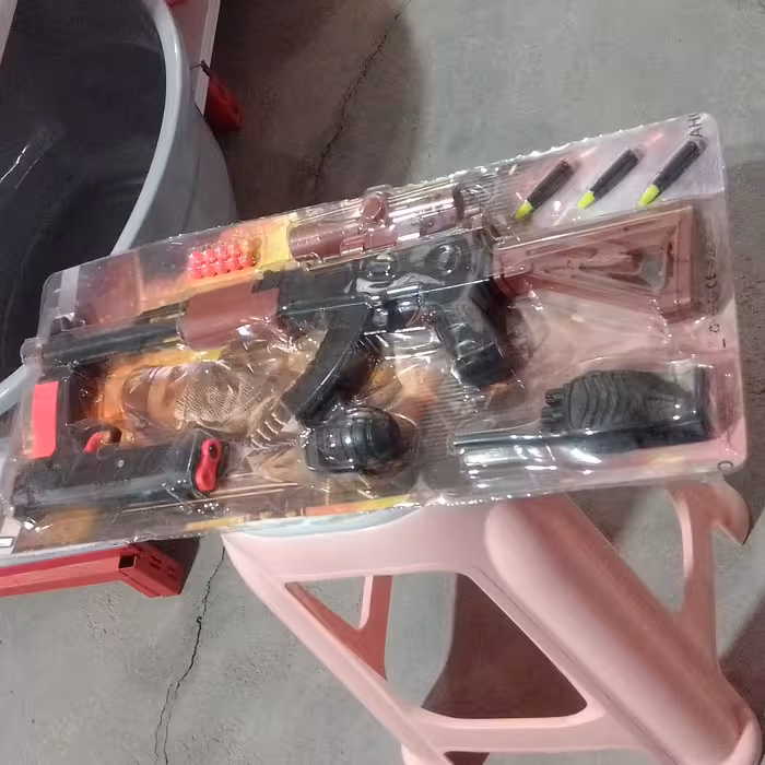 ست اسلحه و تفنگ با فشنگ و ساچمه دو تایی کلت و مسلسل