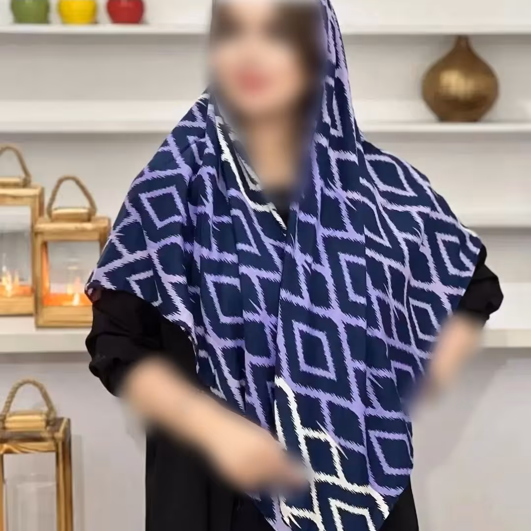 روسری نخی قواره دار دور دست دوز طرح دار بسیار نرم و لطیف  150×150