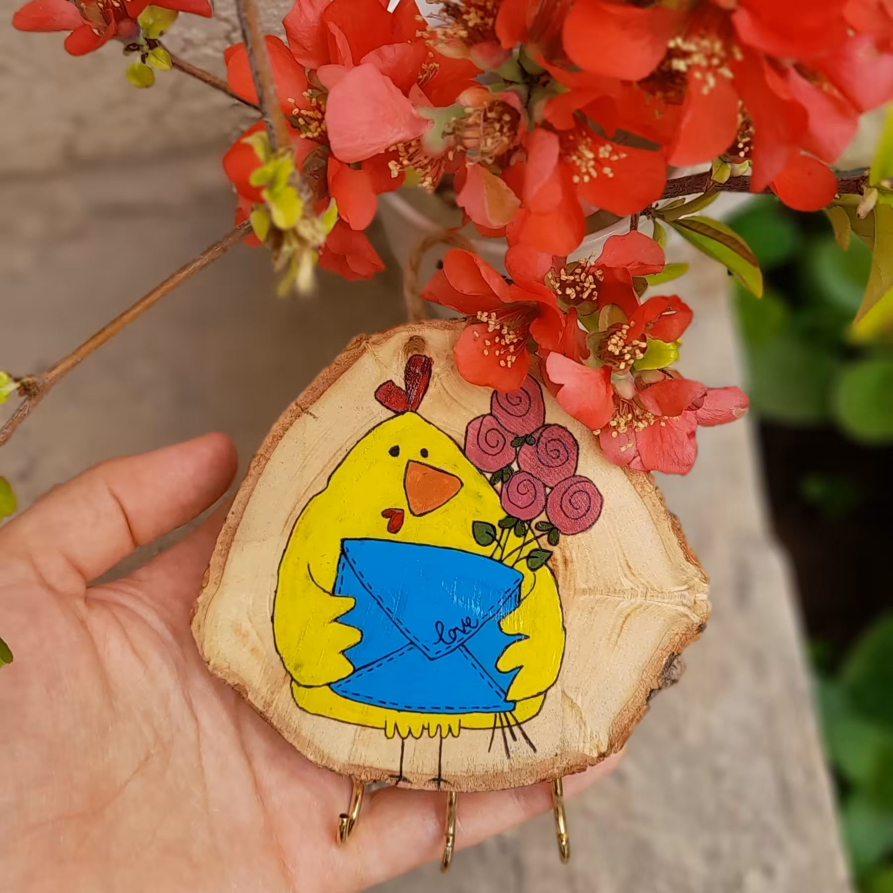 جاکلیدی چوبی،جاکلیدی آویز،دکوری،هدیه خاص،ست دوستی،جوجه طلایی،جاکلیدی فانتزی،دکوری خاص،هدیه تولد