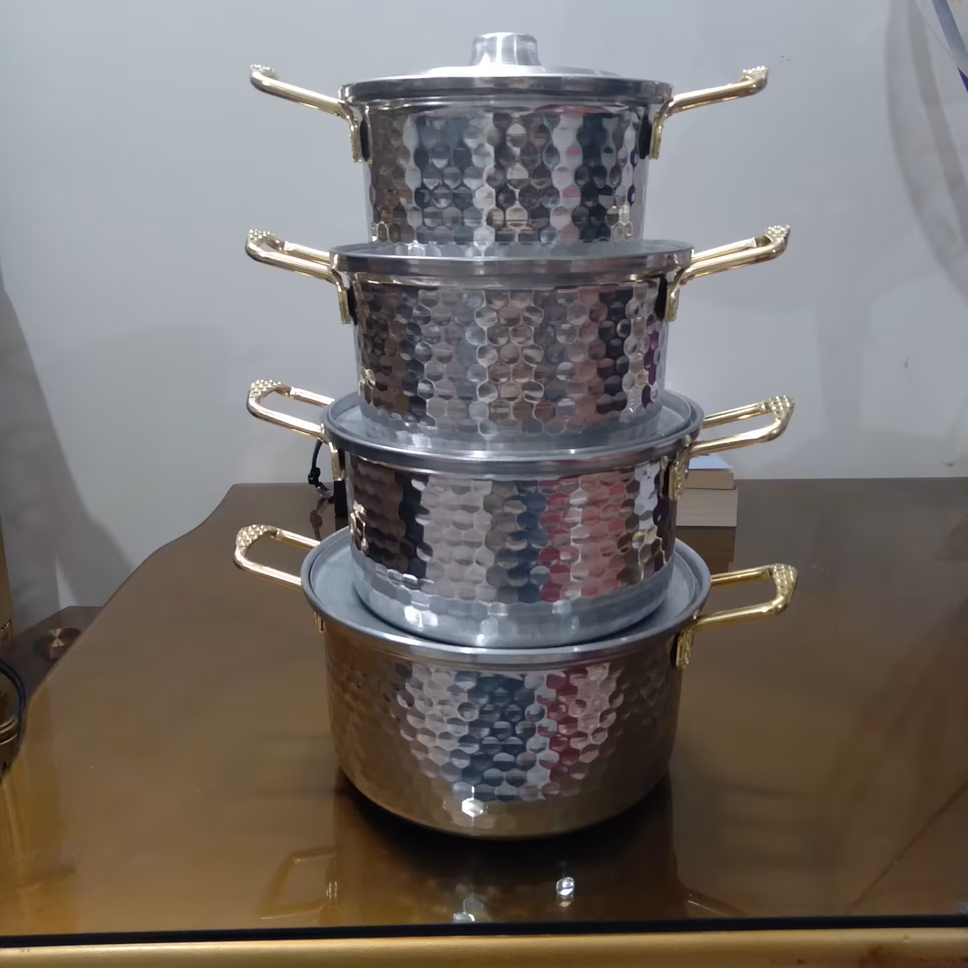 سرویس 8پارچه چکشی دسته طلایی