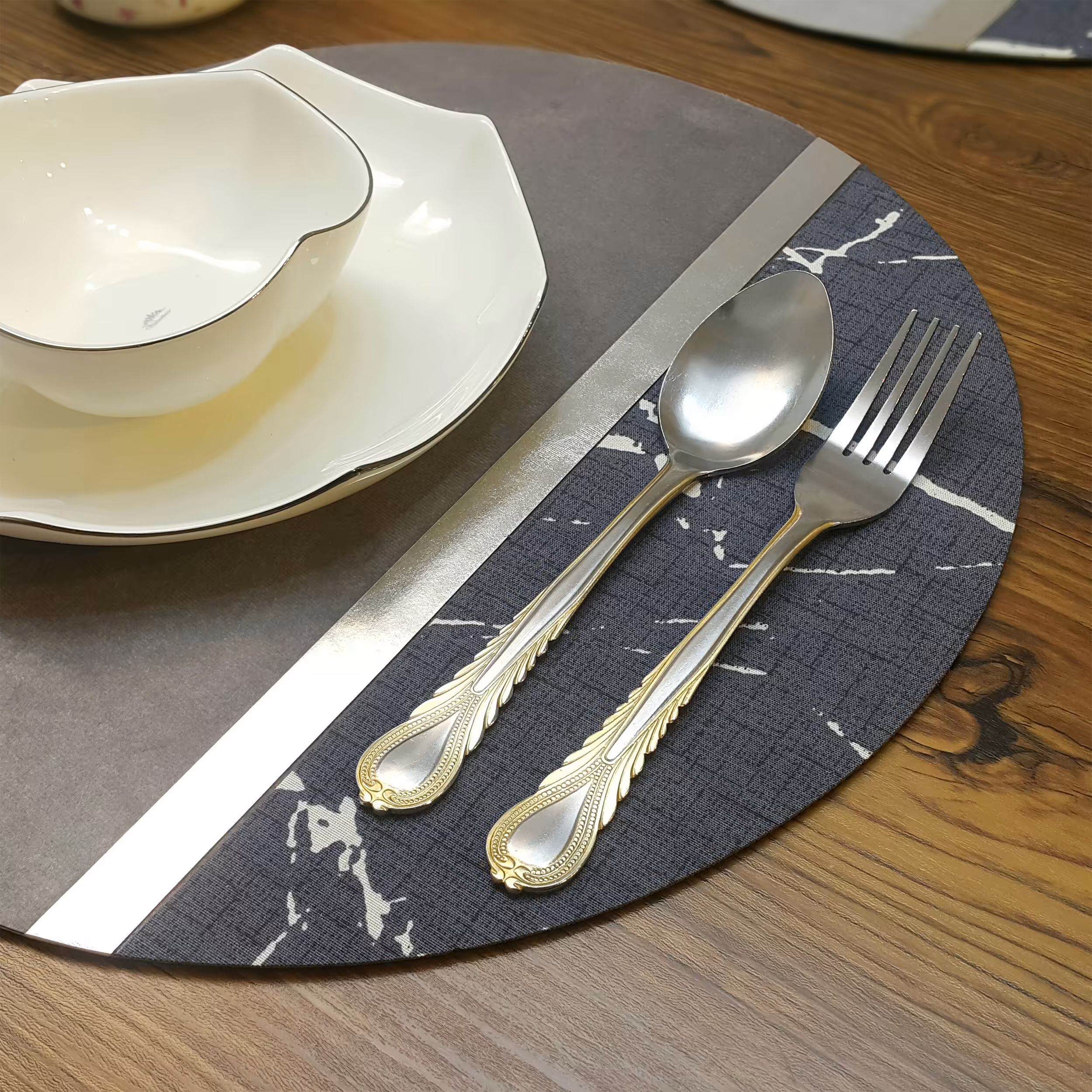 زیربشقابی مخمل 35 در 35 بسته 4 عددی مدل merli01