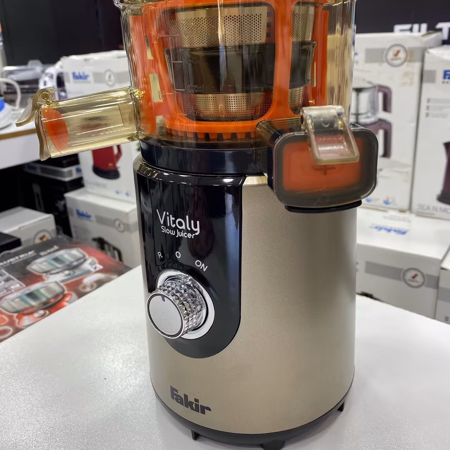 آبمیوه گیر نسل سوم فکر (عصاره گیر)