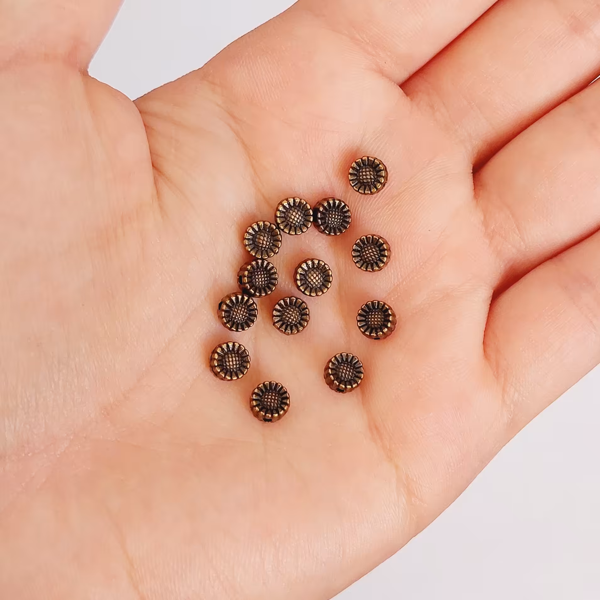 خرجکاربرنز10گرمی گل توکار(شامل24عدد)طول 5میل