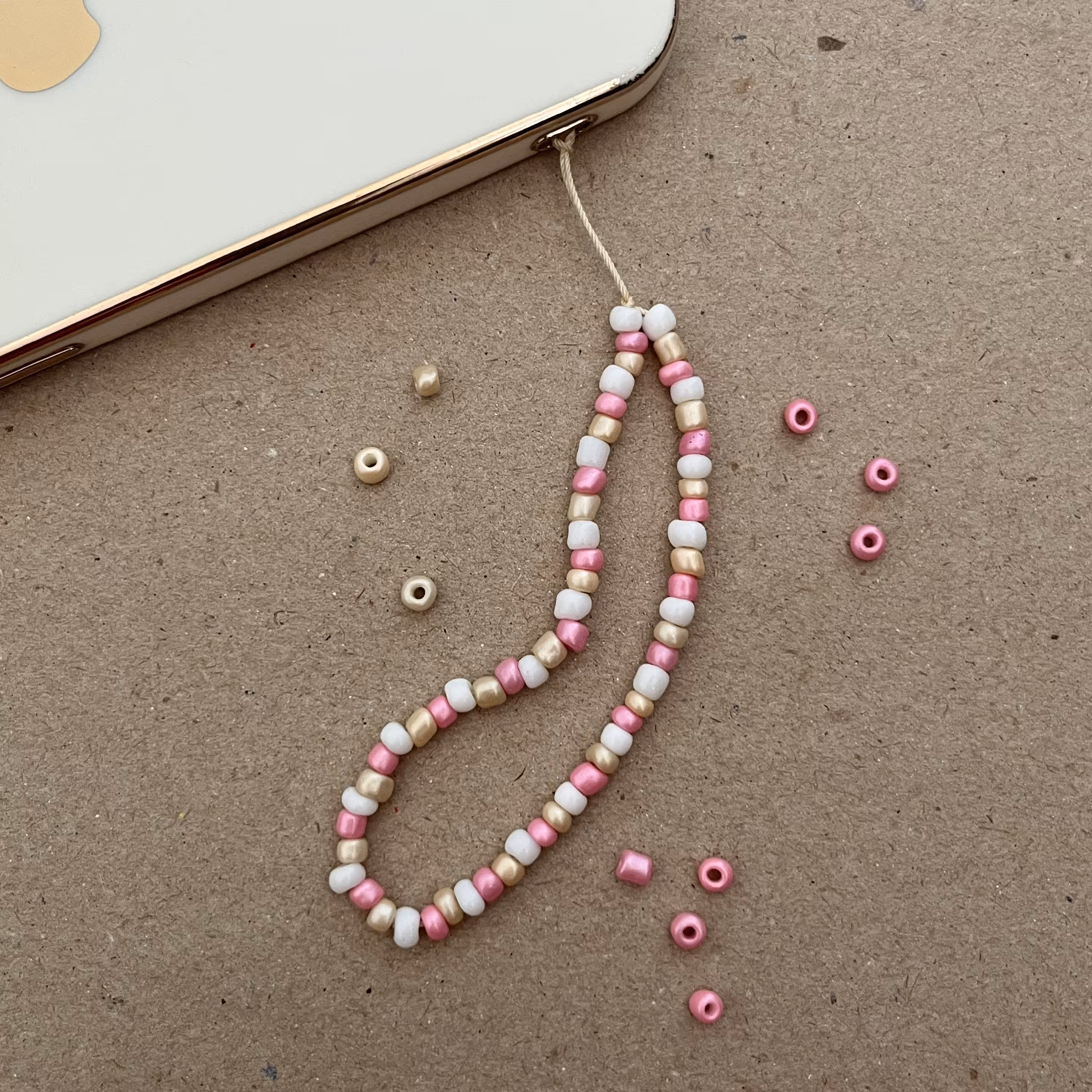 آویز گوشی ساده رنگی