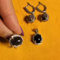 نیم ست نقره با ست انگشتر و سنگ اوپال هفت رنگ سیاه اصلی