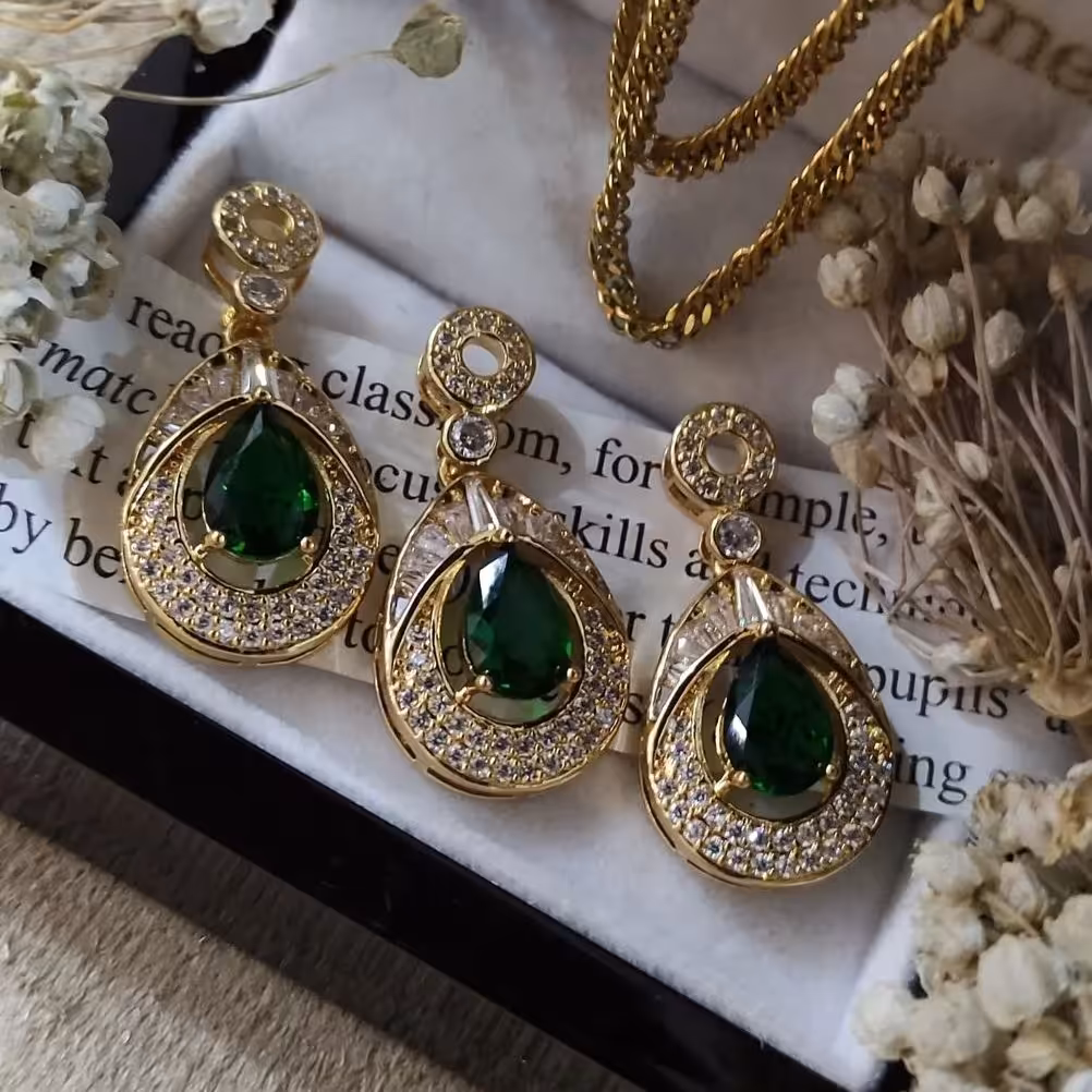 پلاک نکین دار استیل طرح جواهری