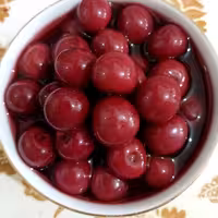 ترشی آلبالو در بسته بندی دو کیلویی 