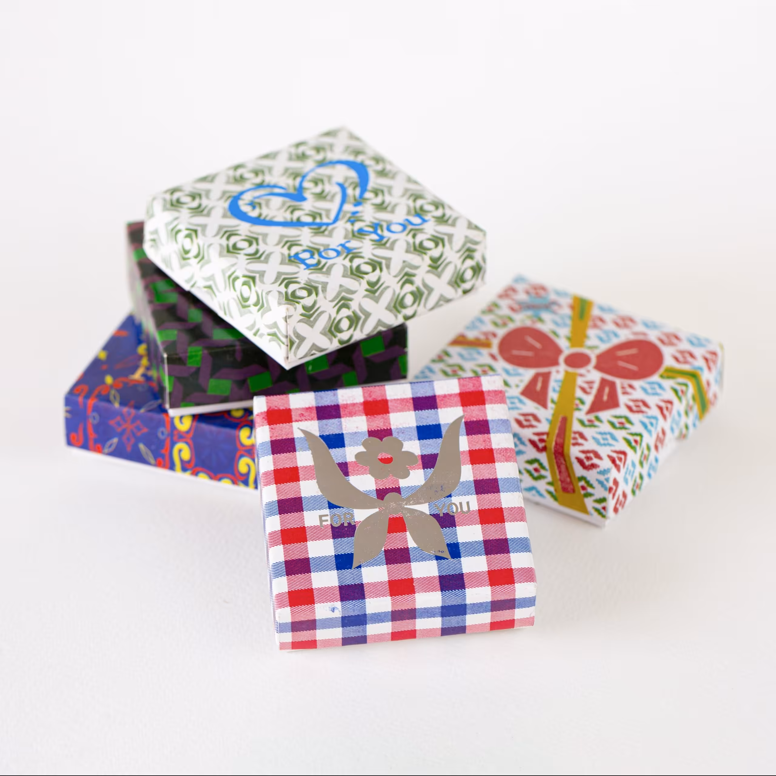 جعبه جواهرات مدل مقوایی متوسط بسته 100عددی   