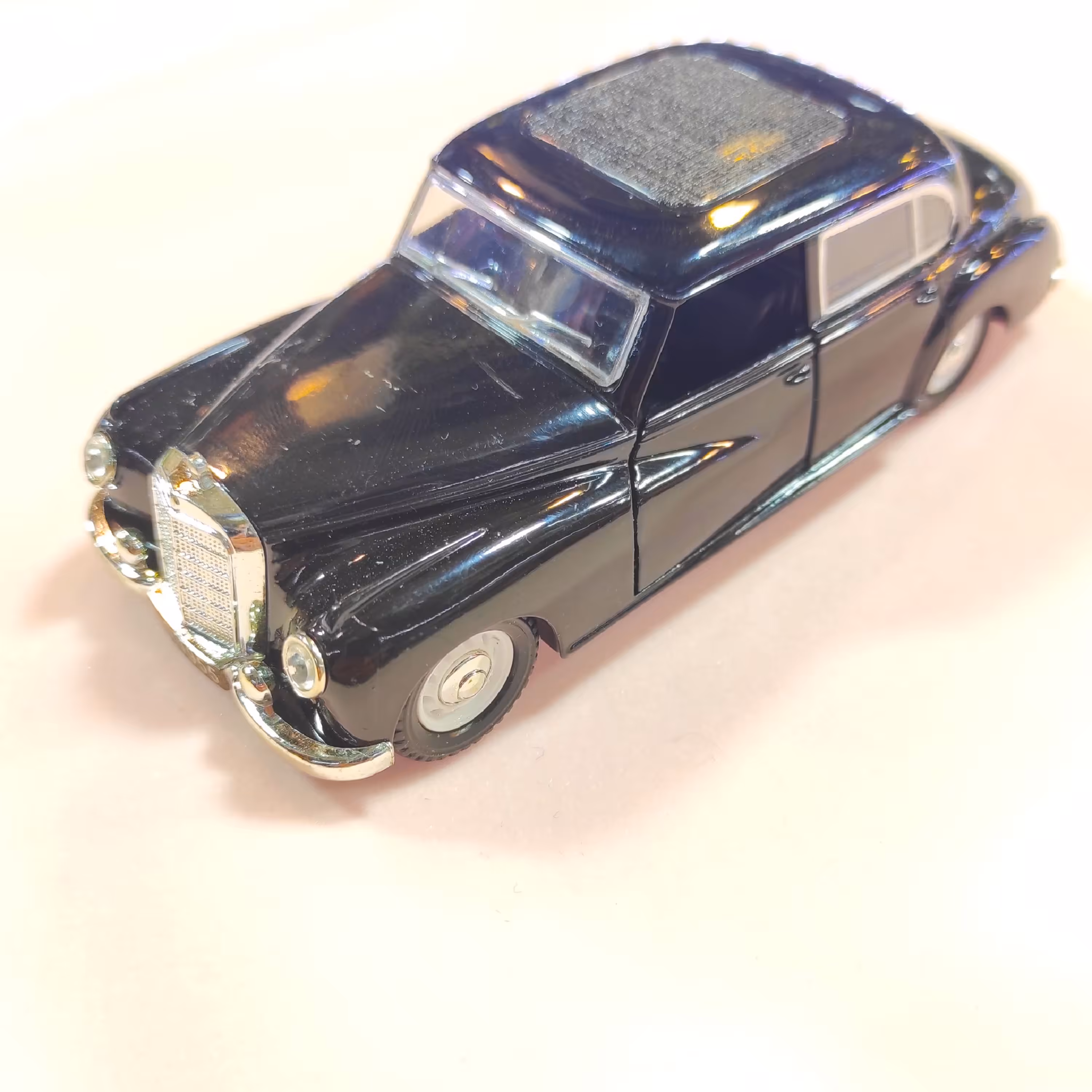 ماشین فلزی بنز کلاسیک مشکی