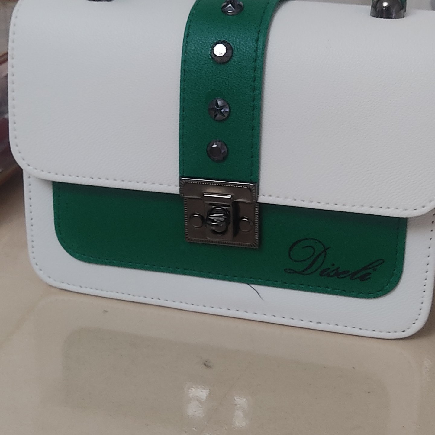 کیف سبز و سفید
