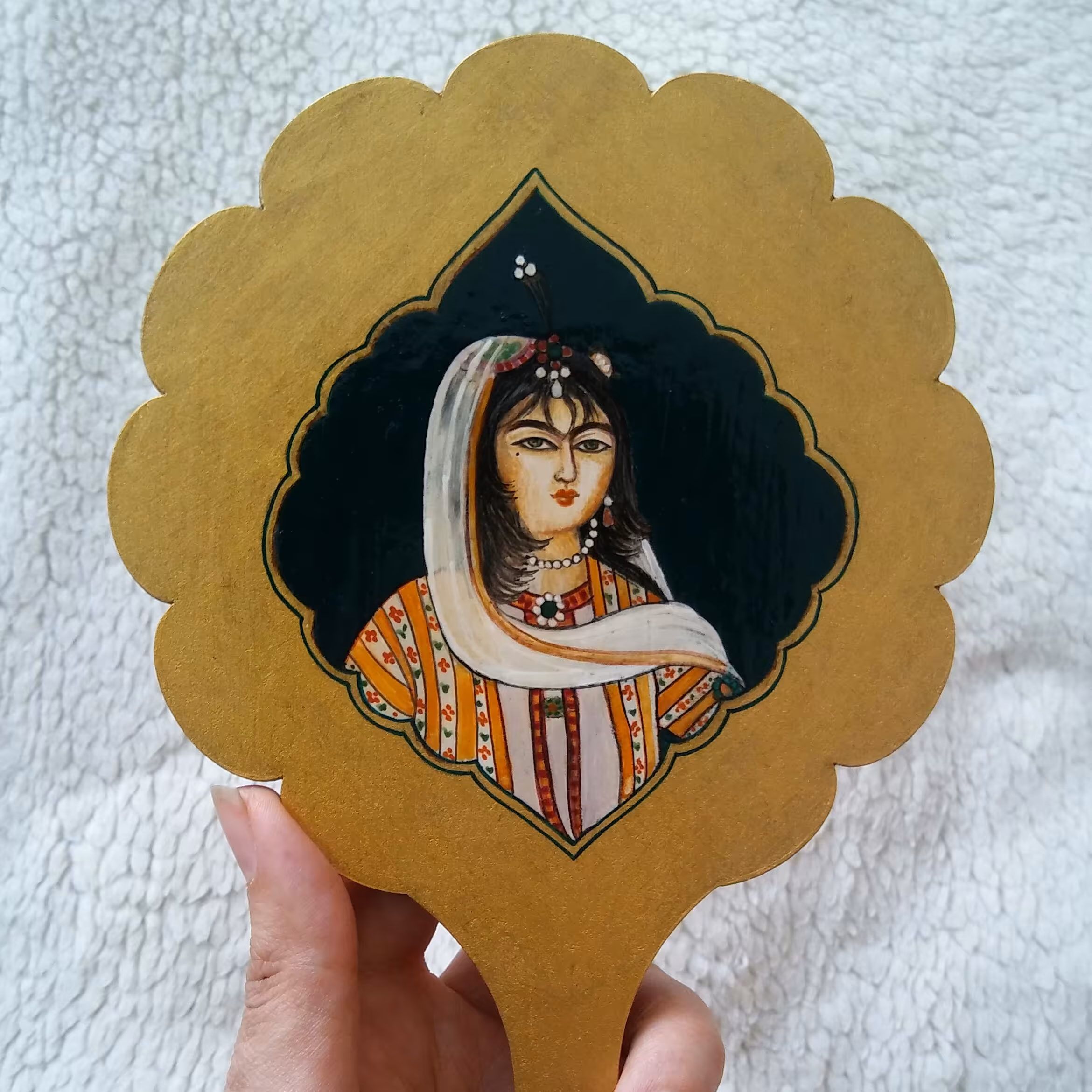 آینه دستی چوبی بزرگ هنری