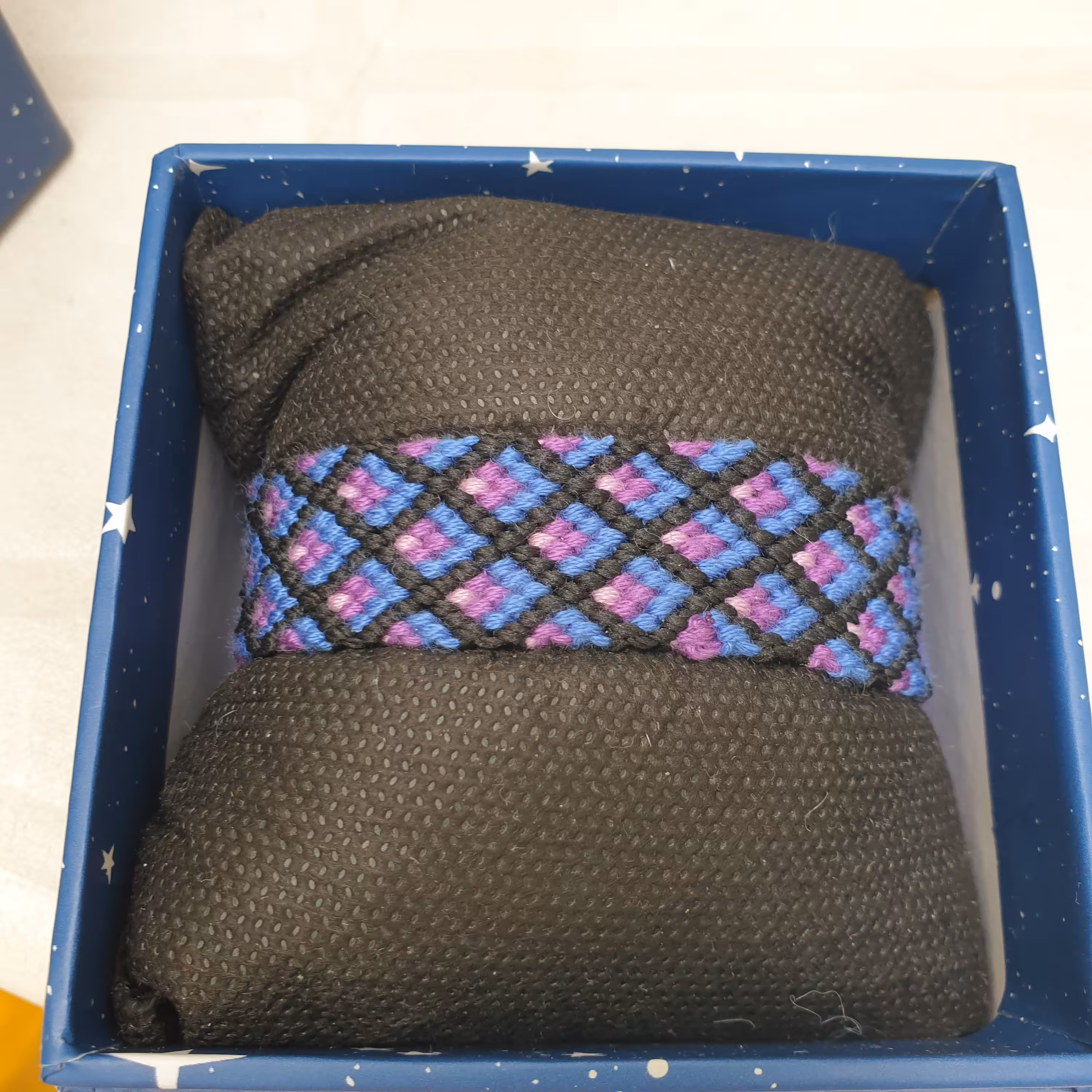 دستبند دستبافت طرح پولک بنفش