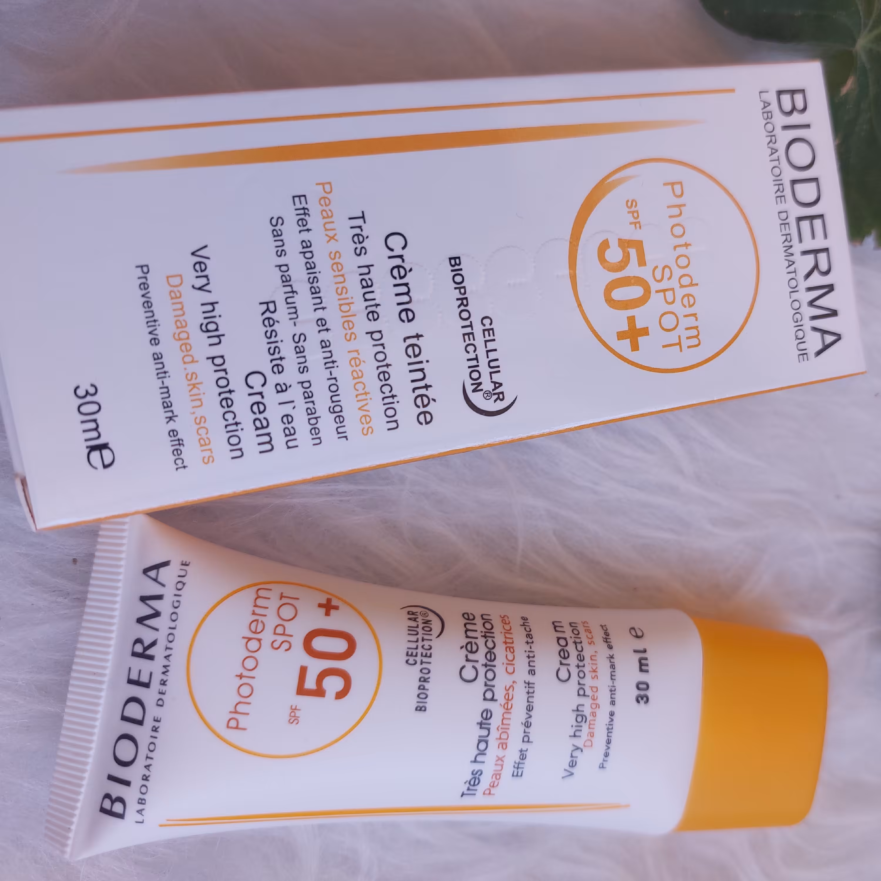
کرم ضد آفتاب فتودرم بیودرما اسپات spf 50 اصل
دارای کرم پودر بی رنگ