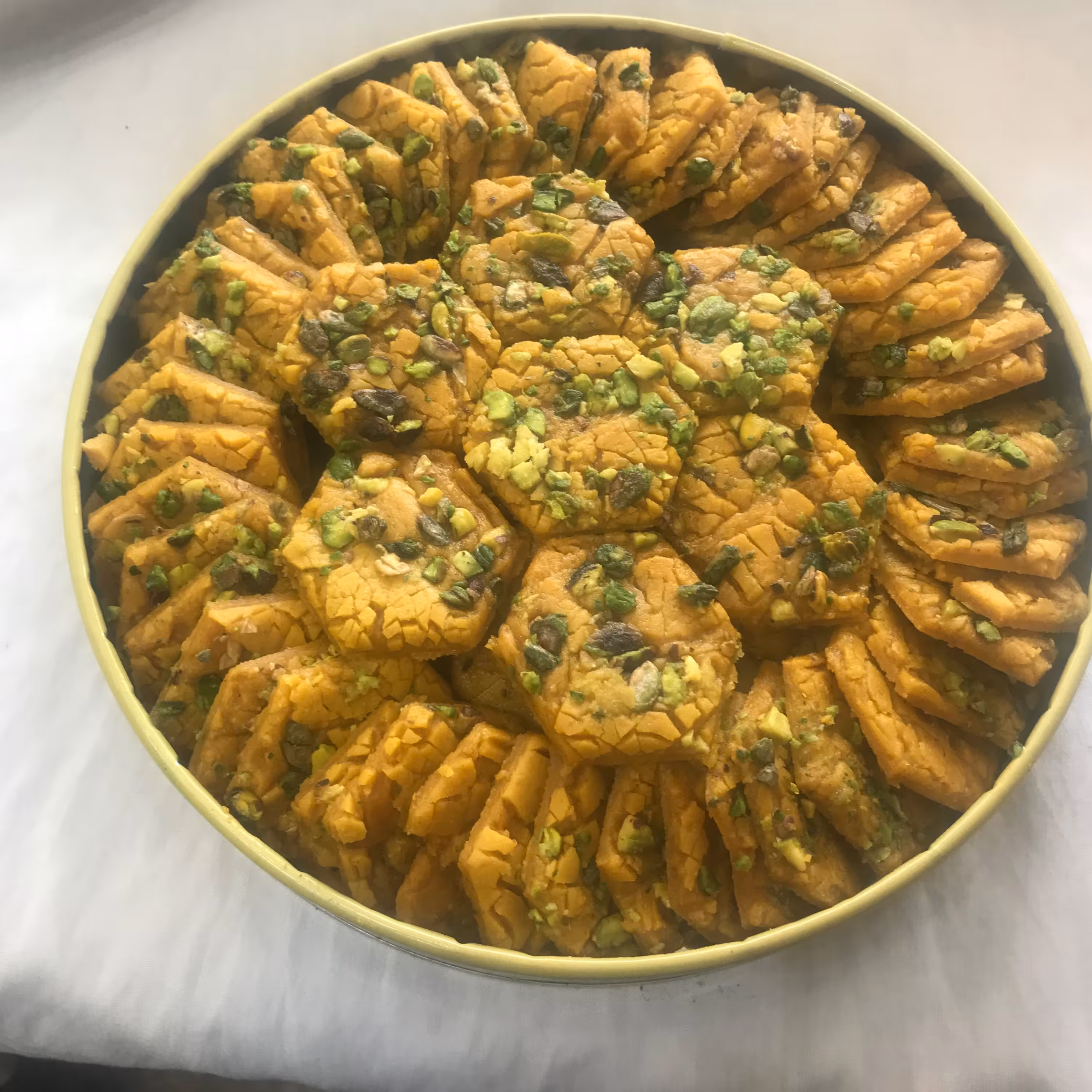 سوهان سکه ای کره حیوانی با مغز پسته