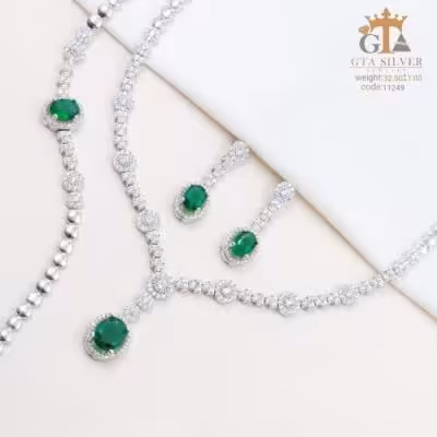 سرویس جواهری نقره زنانه گوشواره سوزنی با سنگ سبز کد 11249