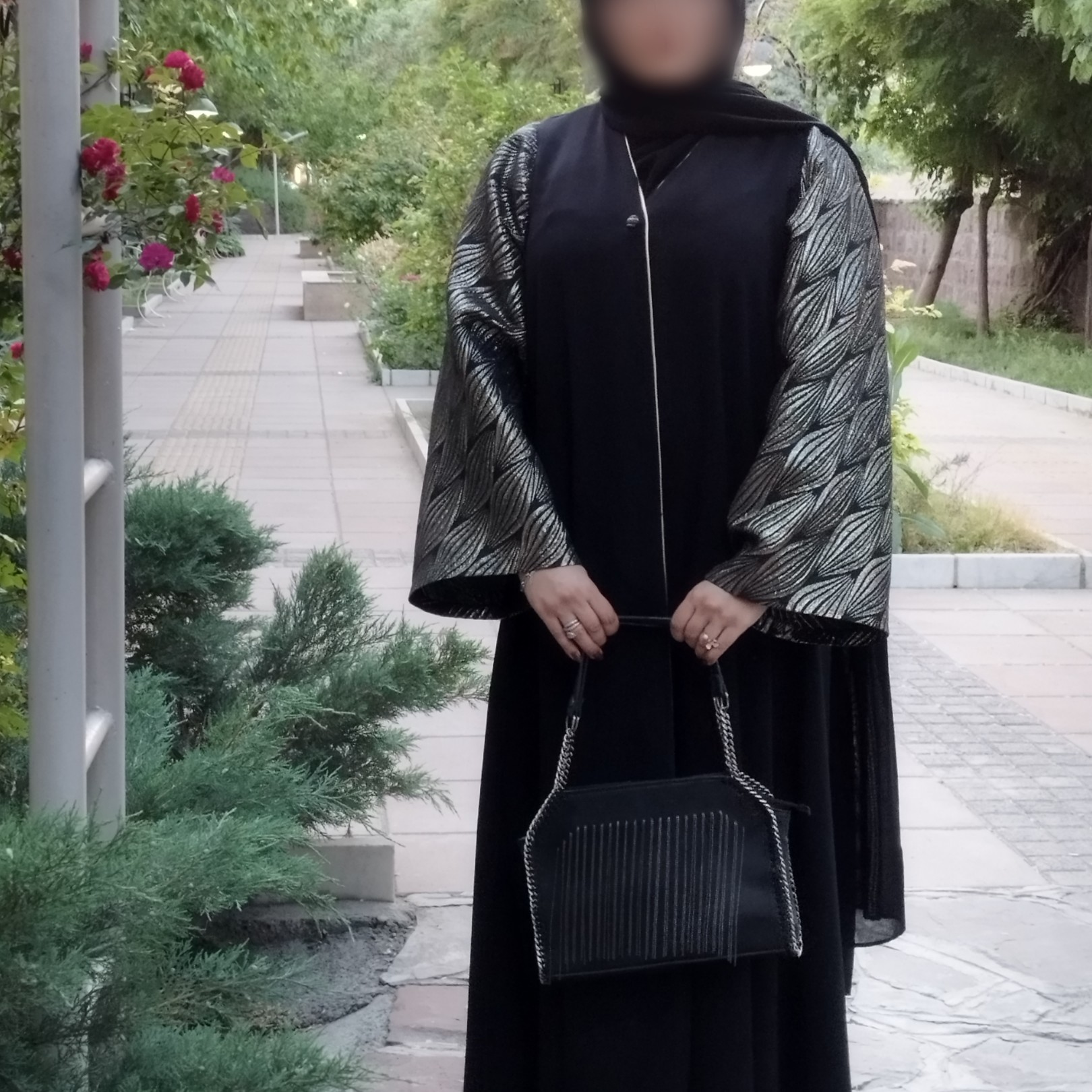 مانتو مجلسی کرپ وژاکاردترک دردورنگ نقره ای و طلایی قد 140دوسایز