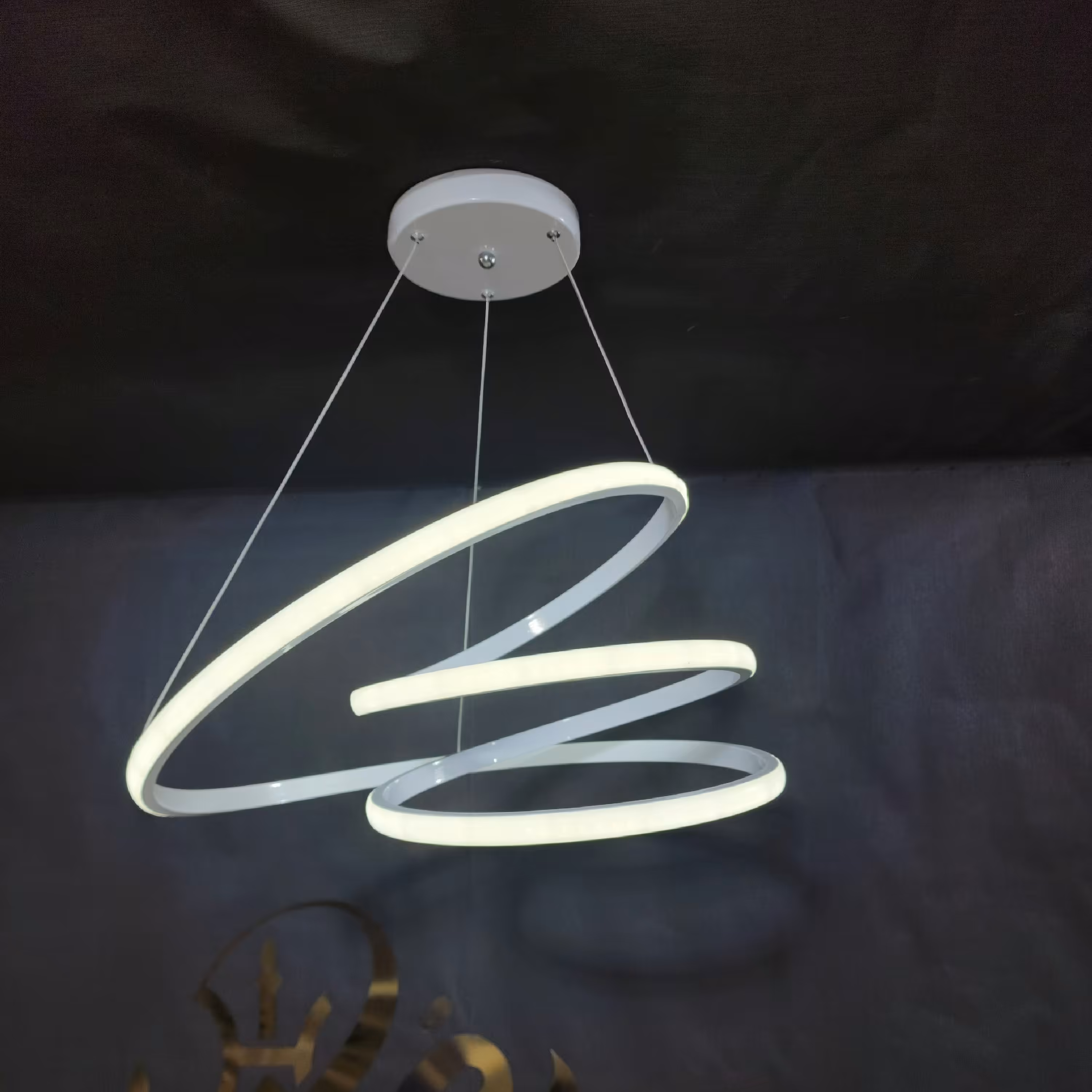 لوستر مدرن تودلی  چهار حالته دارای ریموت کنترل دیمردار و اپلیکیشن موبایل