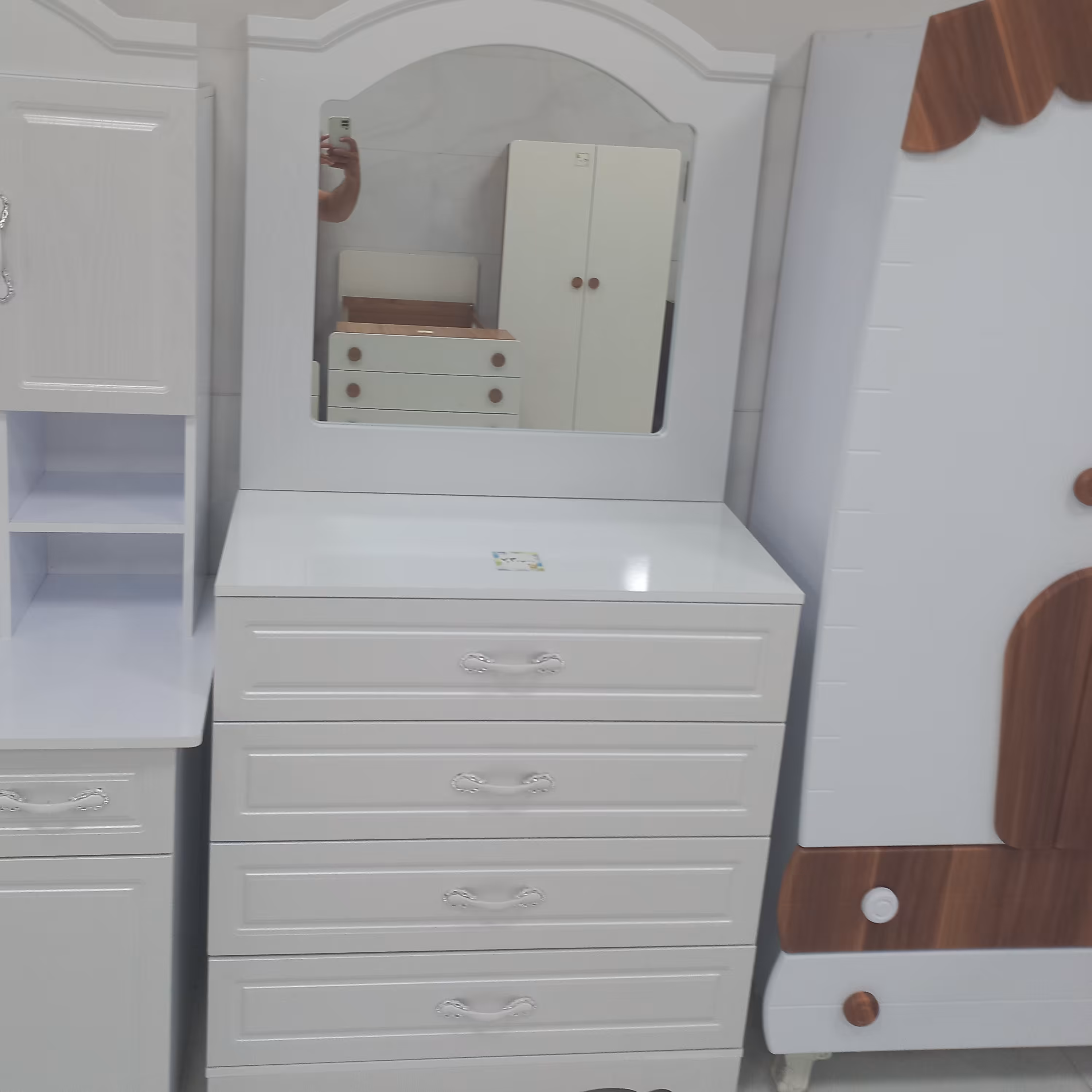 میز آرایشی آینه دراور با آینه 