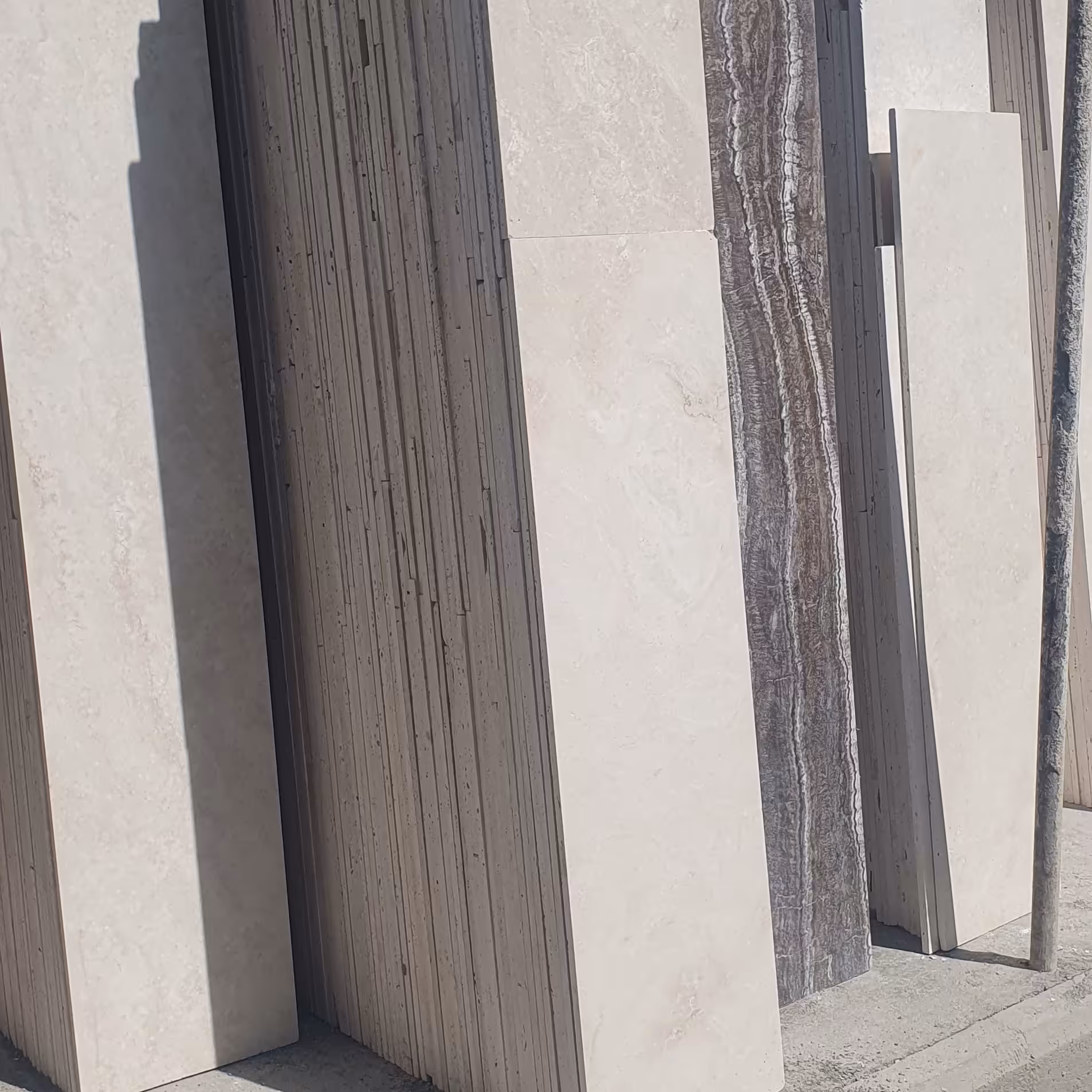 سنگ تراورتن آتشکوه با عرض چهل سانتی متر (ارسال توسط باربری و پس کرایه می باشد)