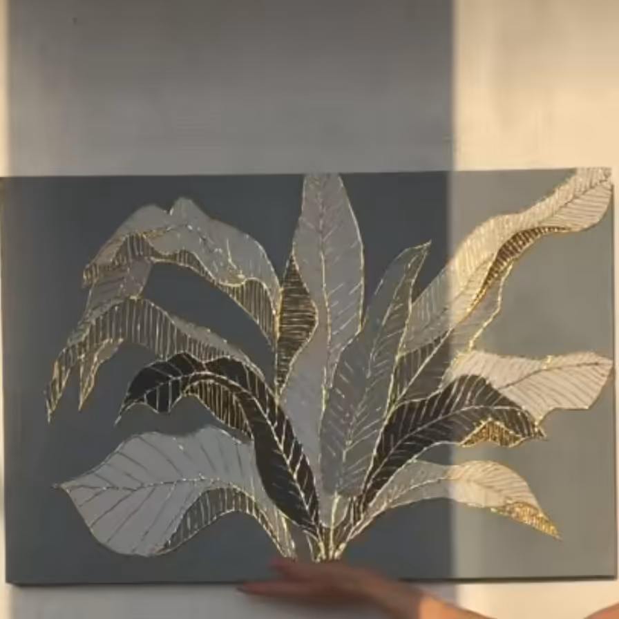 تابلو تکسچر برجسته طرح گلها با متریال رنگ اکرولیک و متالیک و ورق طلا  اجرا شده .در ابعاد و رنگ دلخواه شما خلق میشه.