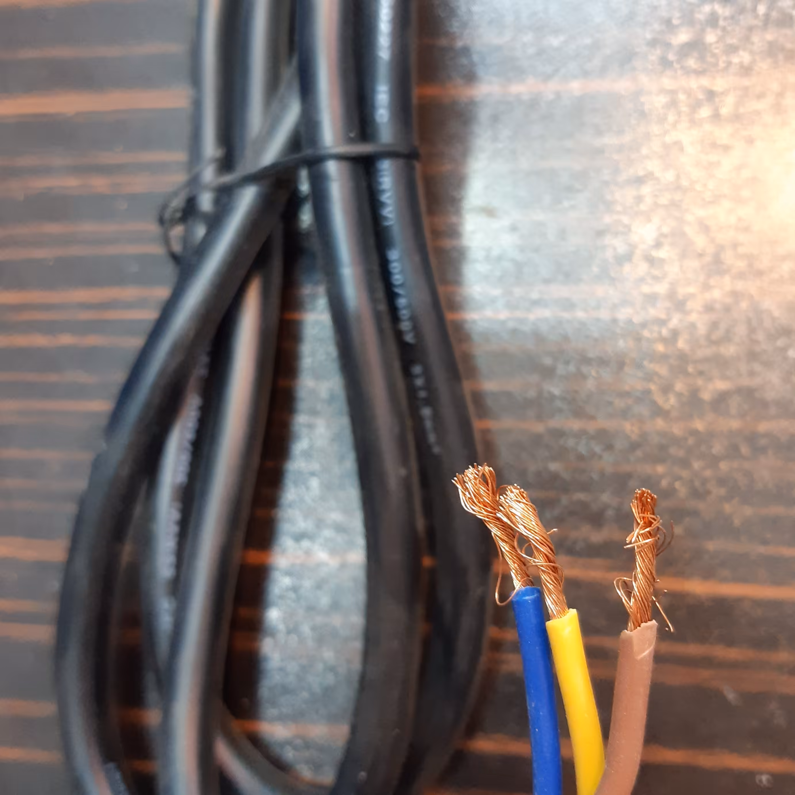 کابل3در1.5 تمام مس استاندارد مناسب دینام کولر 