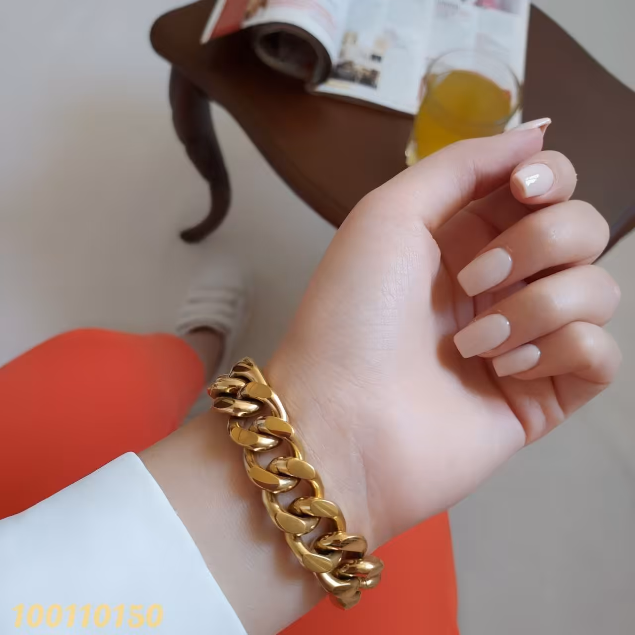 دستبند کارتیر طرح طلا. برند استیل. رنگ ثابت. اسپورتی.49.