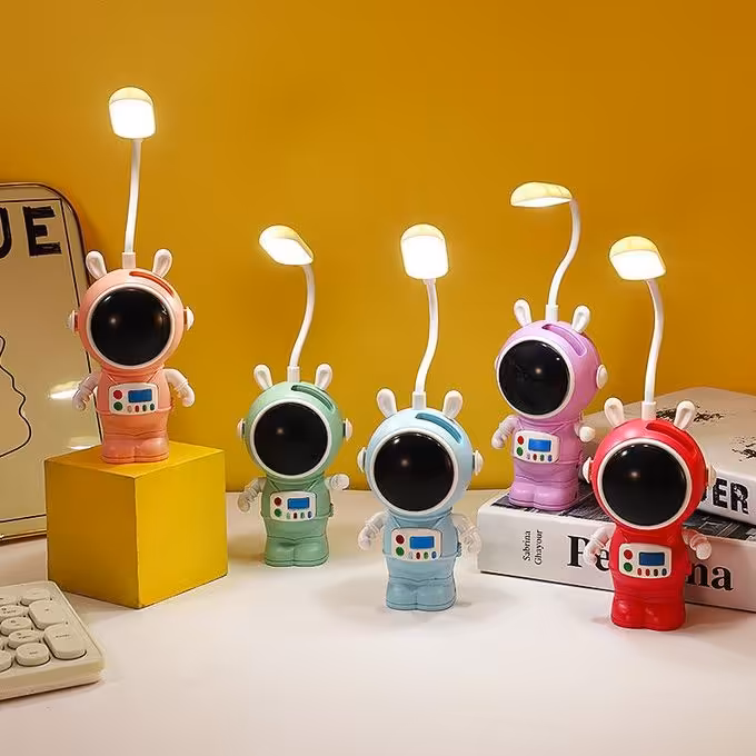 چراغ مطالعه جاقلمی دار طرح فضانورد