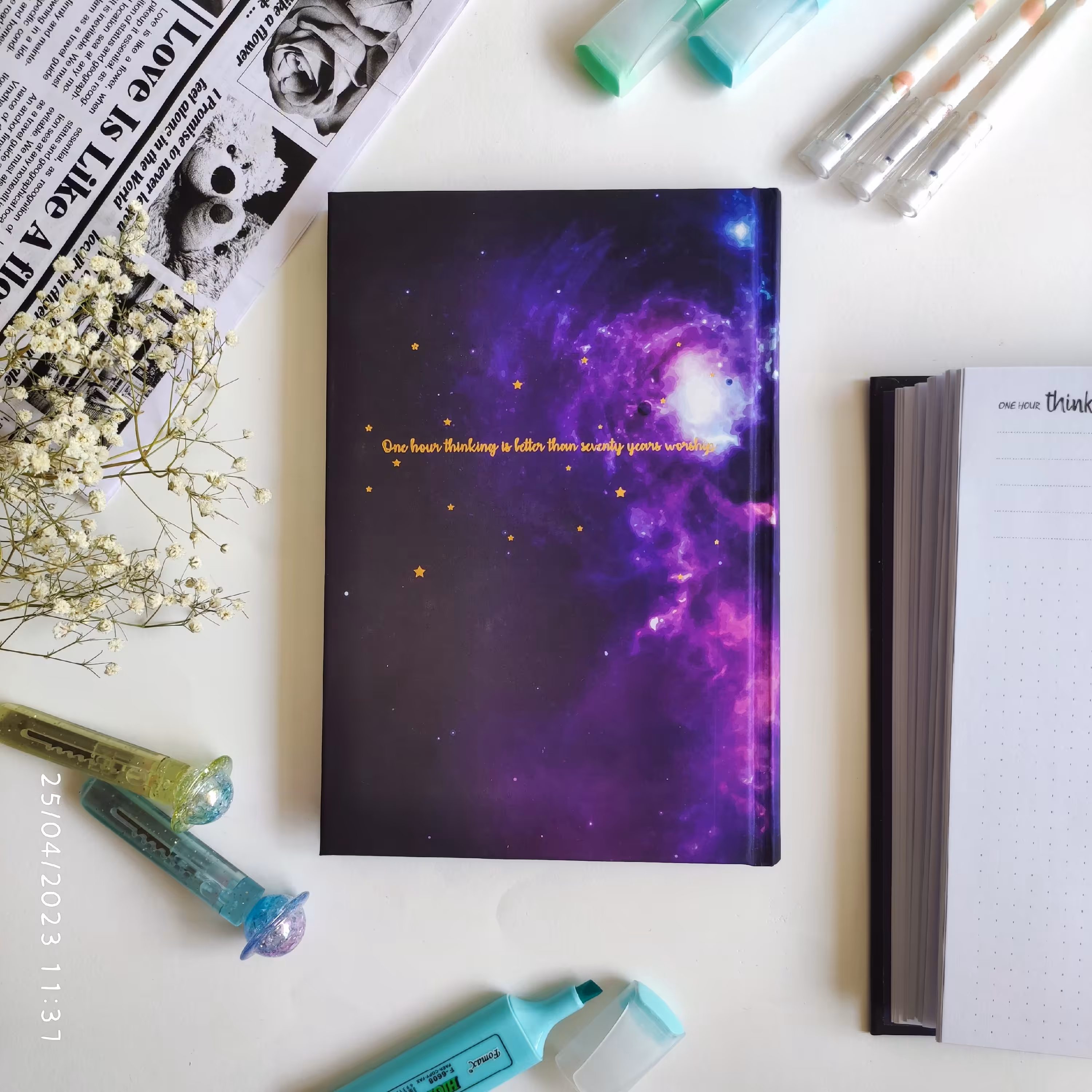 دفتر جلد سخت کهکشانی 100 برگ سایز 15 در 21 صفحه خطدار نقطه ای و تودولیست  دارای طرحبندی