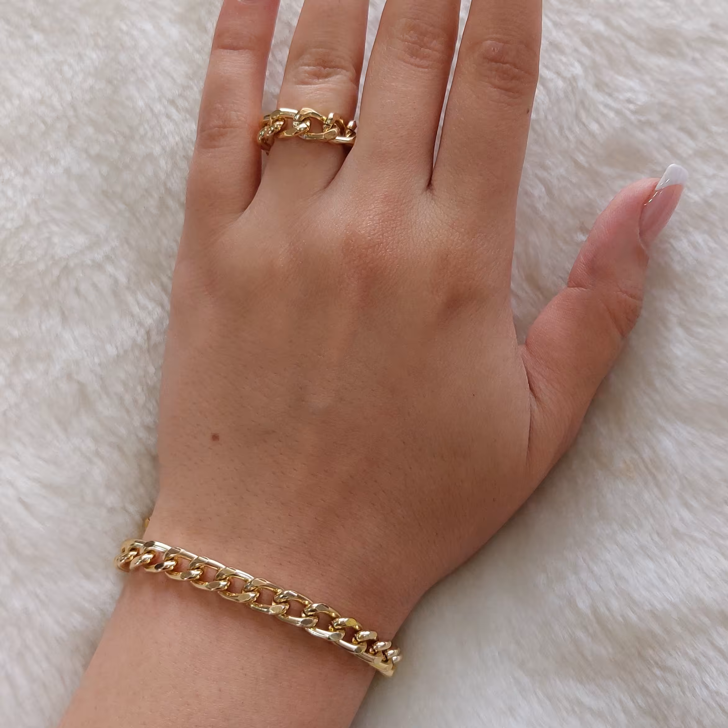 نیم ست دستبند و انگشتر کارتیر زنجیری فقط 99 تومن با خرید این کالا یک جفت گوشواره هدیه میگیرید