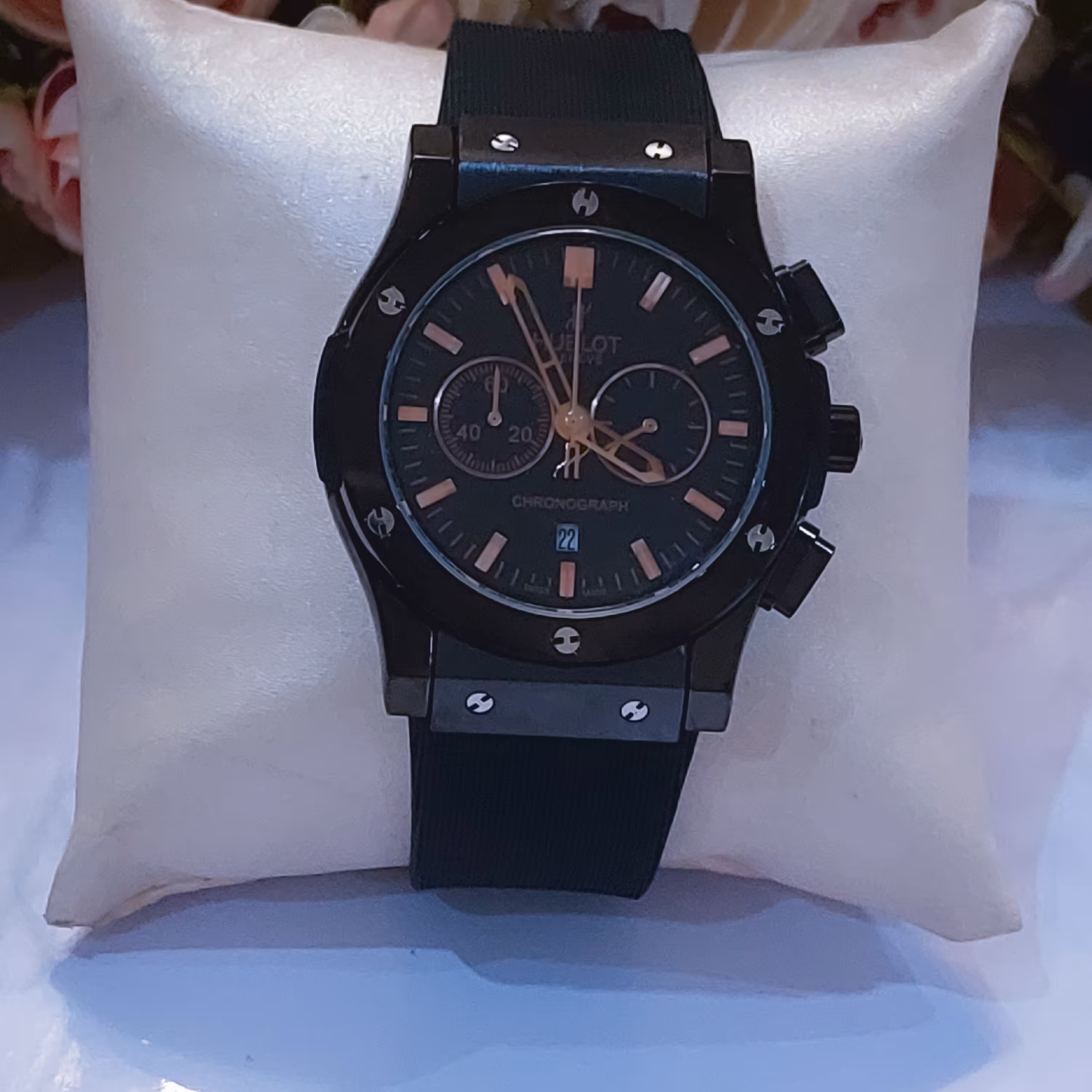 ساعت هابلوت کرنوگراف سه موتوره فعال مردانه  صفحه مشکی اندکس رزگلد  کد Hublot 888 75 اصل ژاپن 