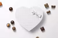 موکاپ جعبه شکلات قلبی | گرافیک با طعم تربچه