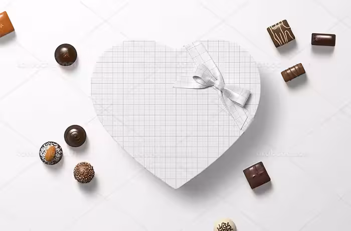 موکاپ جعبه شکلات قلبی | گرافیک با طعم تربچه