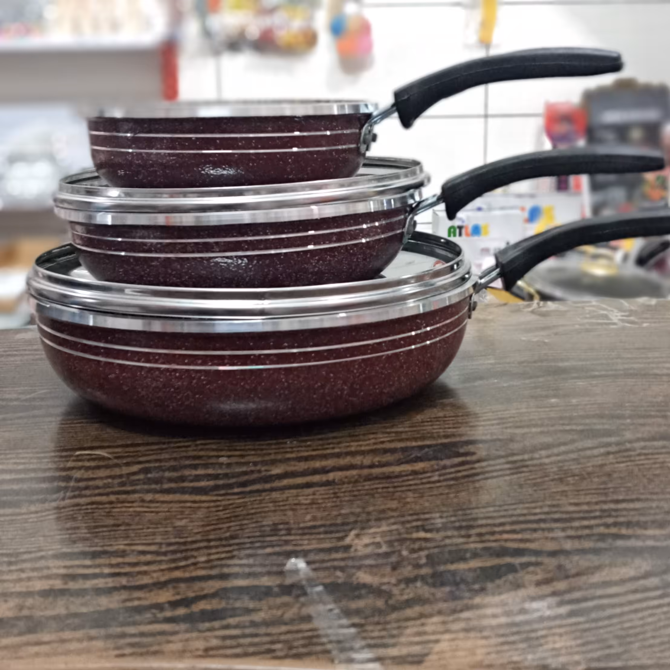 ماهیتابه 3 عددی مارک هلنا بدون درب کف زنبوری لبه چدن 