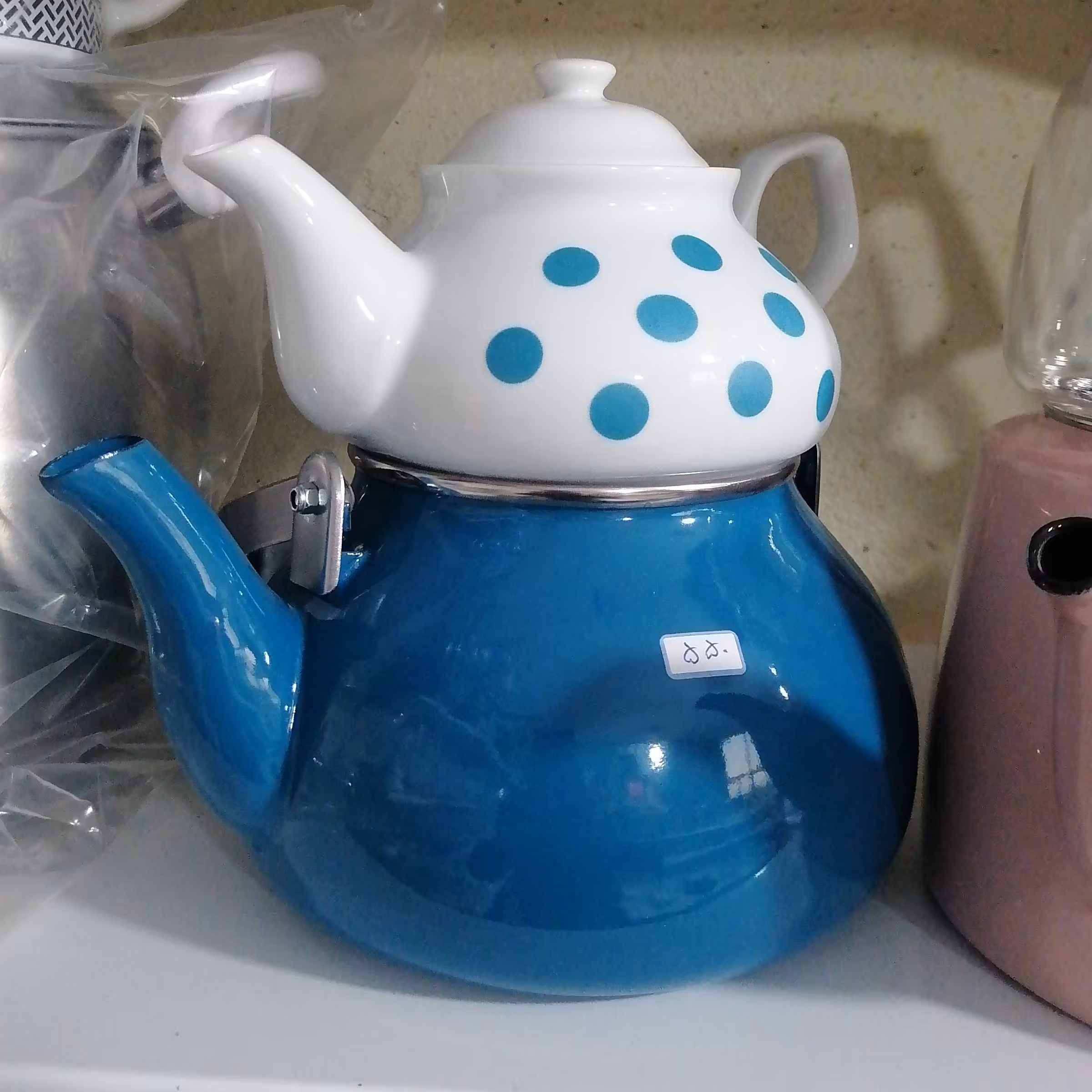 کتری و قوری لعابی توپی رنگ مختلف موجود است 