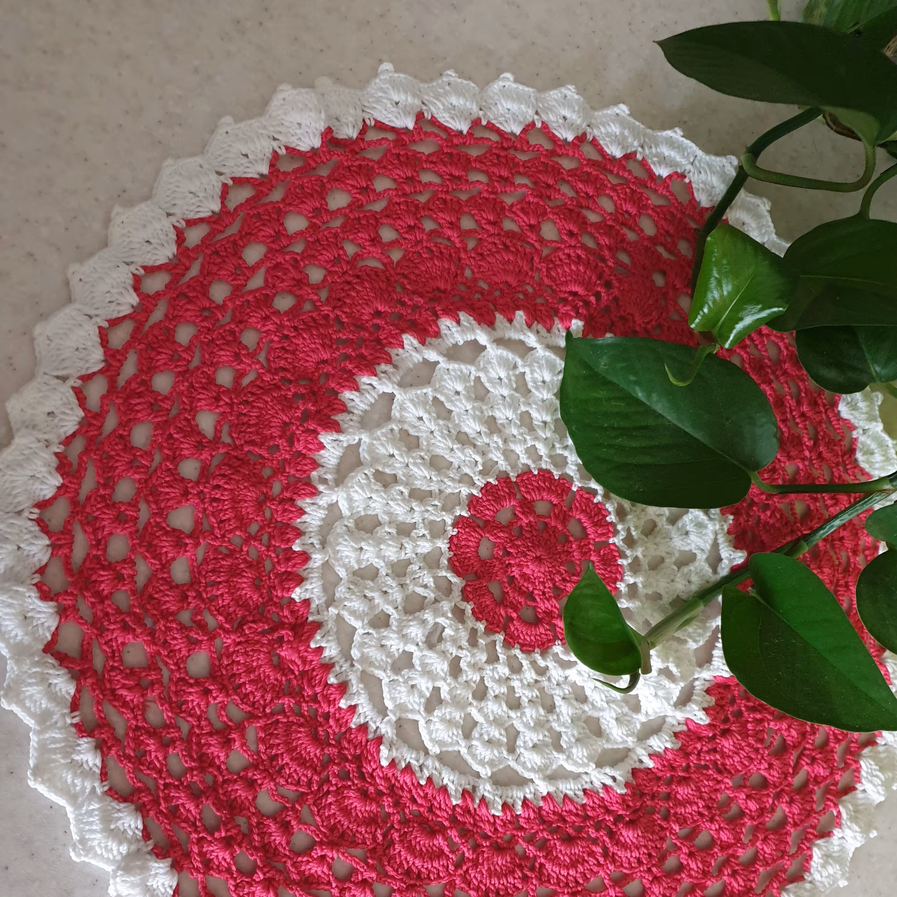 رومیزی قلاب بافی