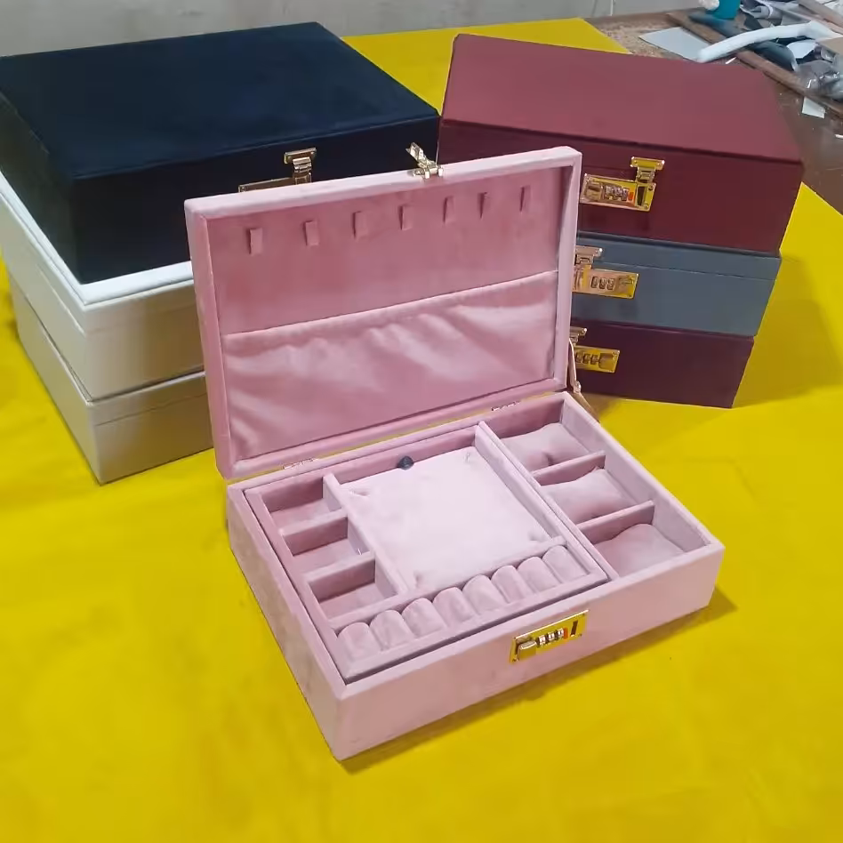 باکس زیورآلات دو طبقه قفل رمز ی رنگ صورتی 