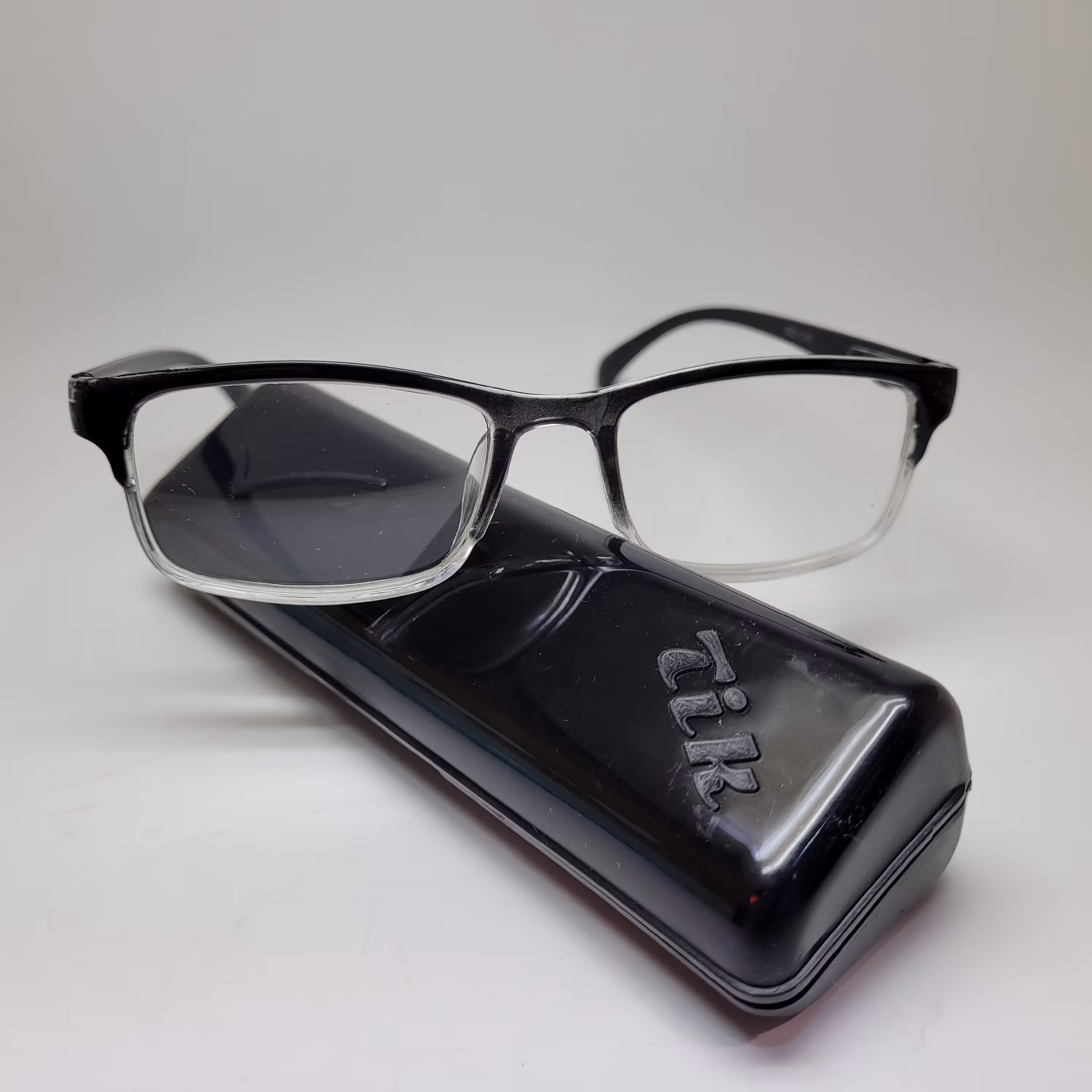 عینک مطالعه 1+