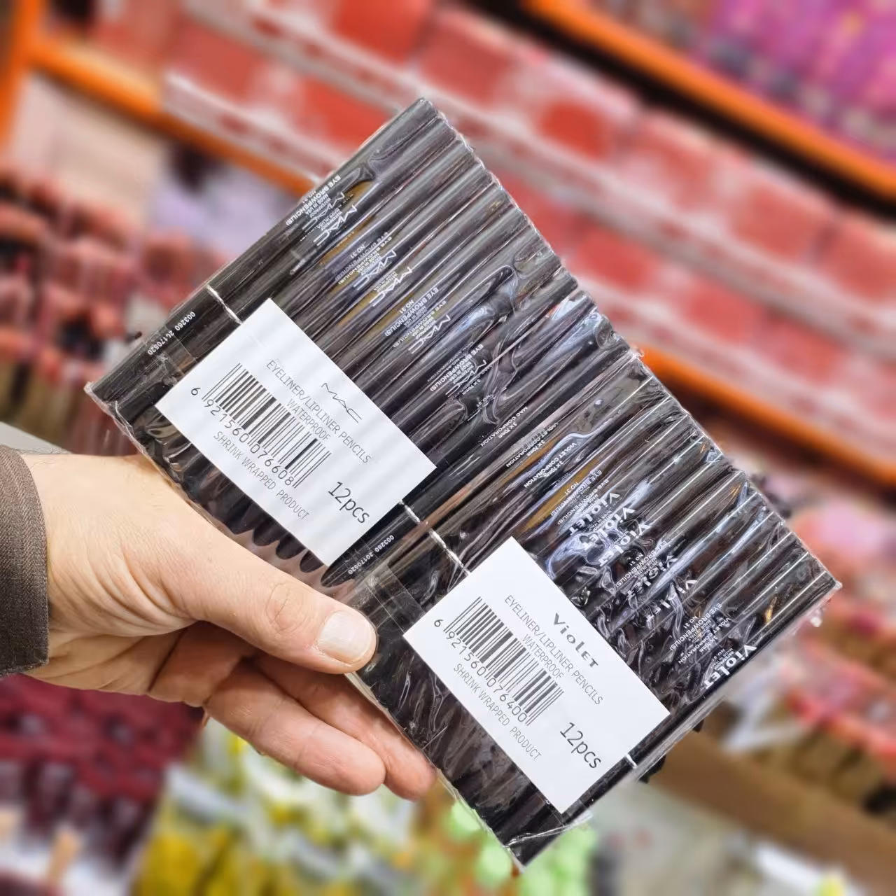 مداد ابرو پوکه فلزی مک 12تایی
mak
