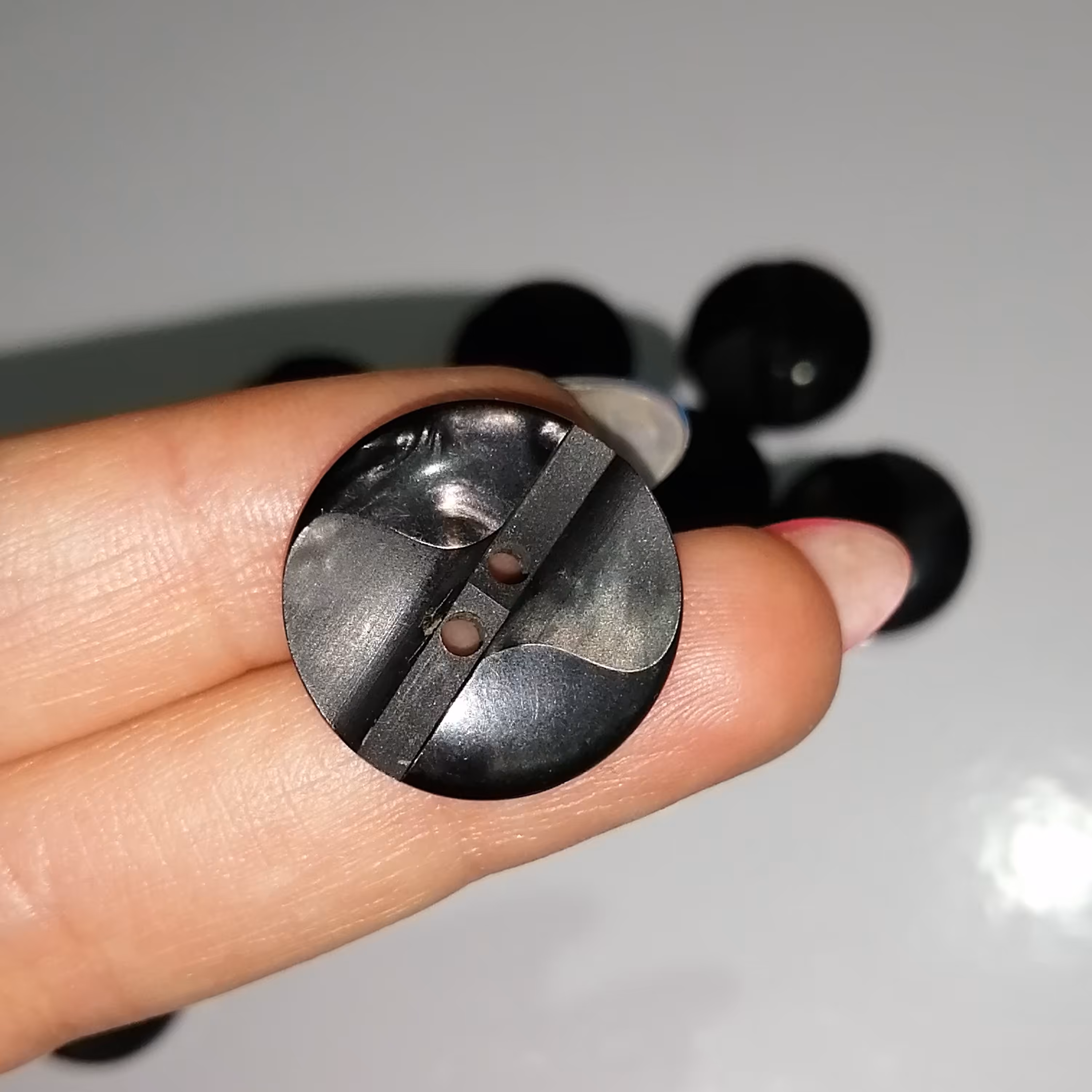  دکمه لباس کوچک مشکی بسته 7 عددی 