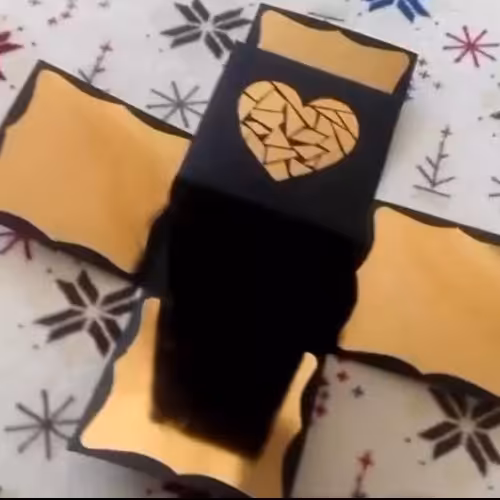 باکس کادویی(هزینه ی ارسال پس کرایه)