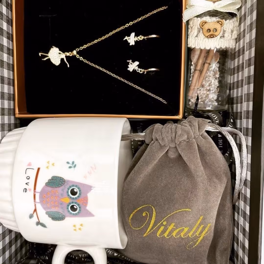 باکس گردنبند و گوشواره و ماگ پک کادوی تولد باکس ماگ ست گردنبند و گوشواره شیکباکس هدیه پک هدیه