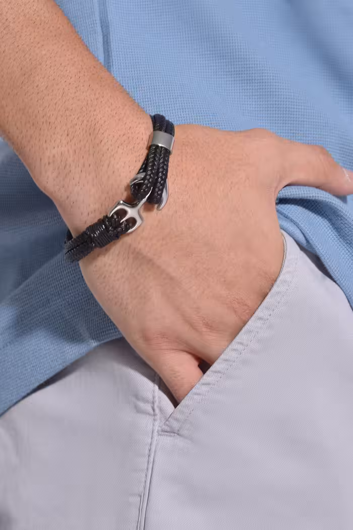 دستبند چرمی