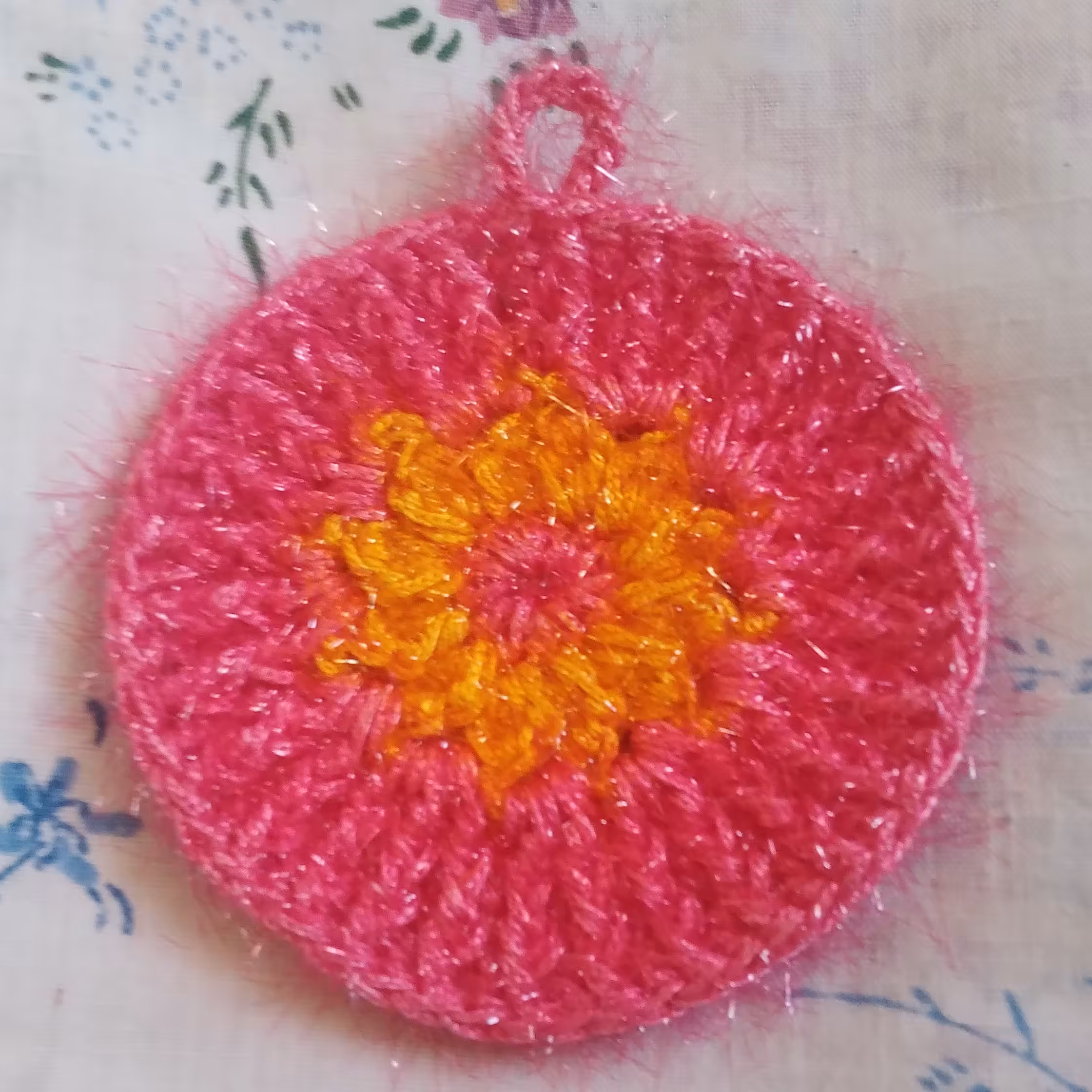 اسکاج  بافتنی طرح گل رنگ زرد و صورتی دونه ای 15000 تومن